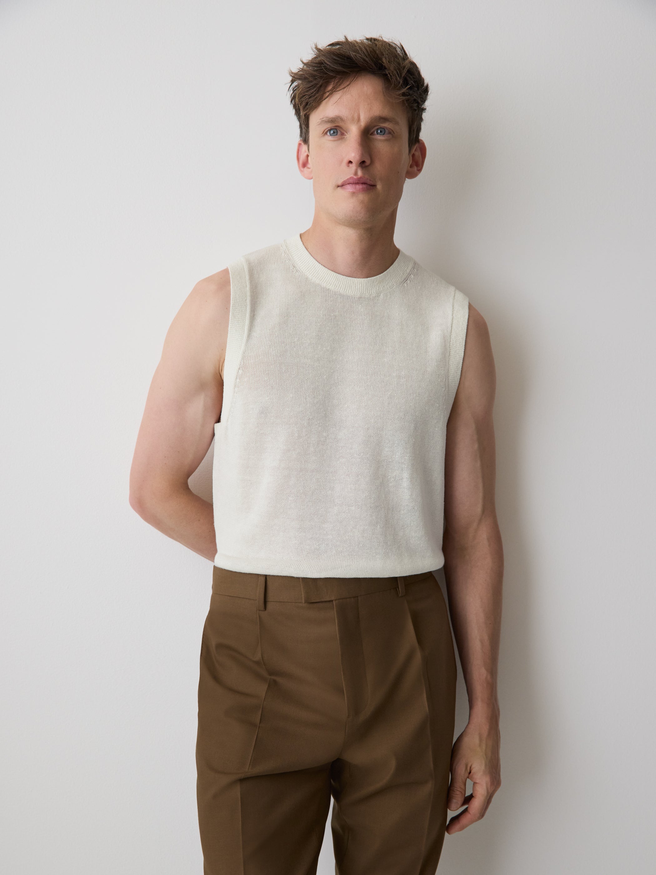 Men's Linen-Blend Sleeveless Crew-Neck Sweater – RW&CO