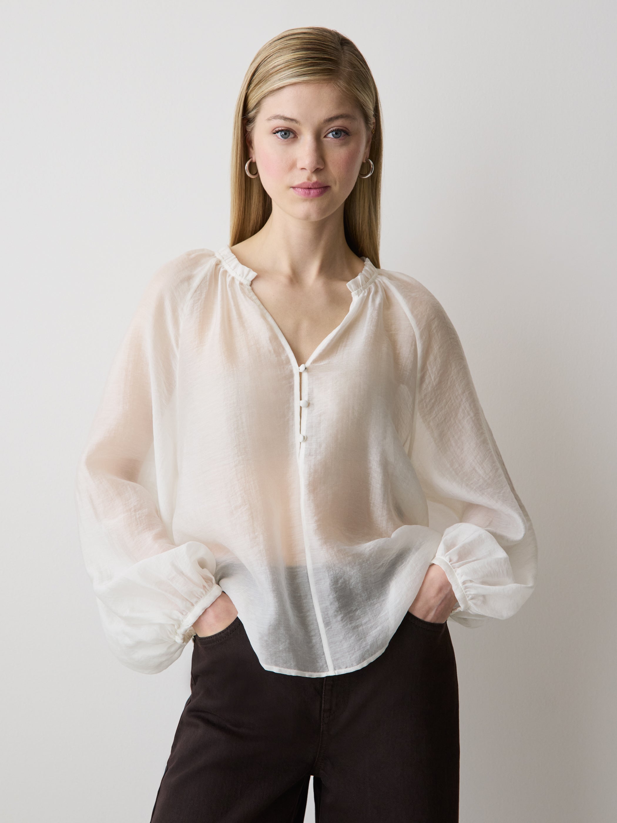 週末セール　Soft Volume Puff Sleeve Blouse Women's Long-Sleeve Voile Popover Blouse Puffy Sleeve – RW&CO