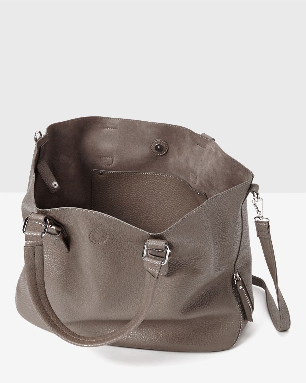 Vegan leather tote bag with inside patch | RW&CO.