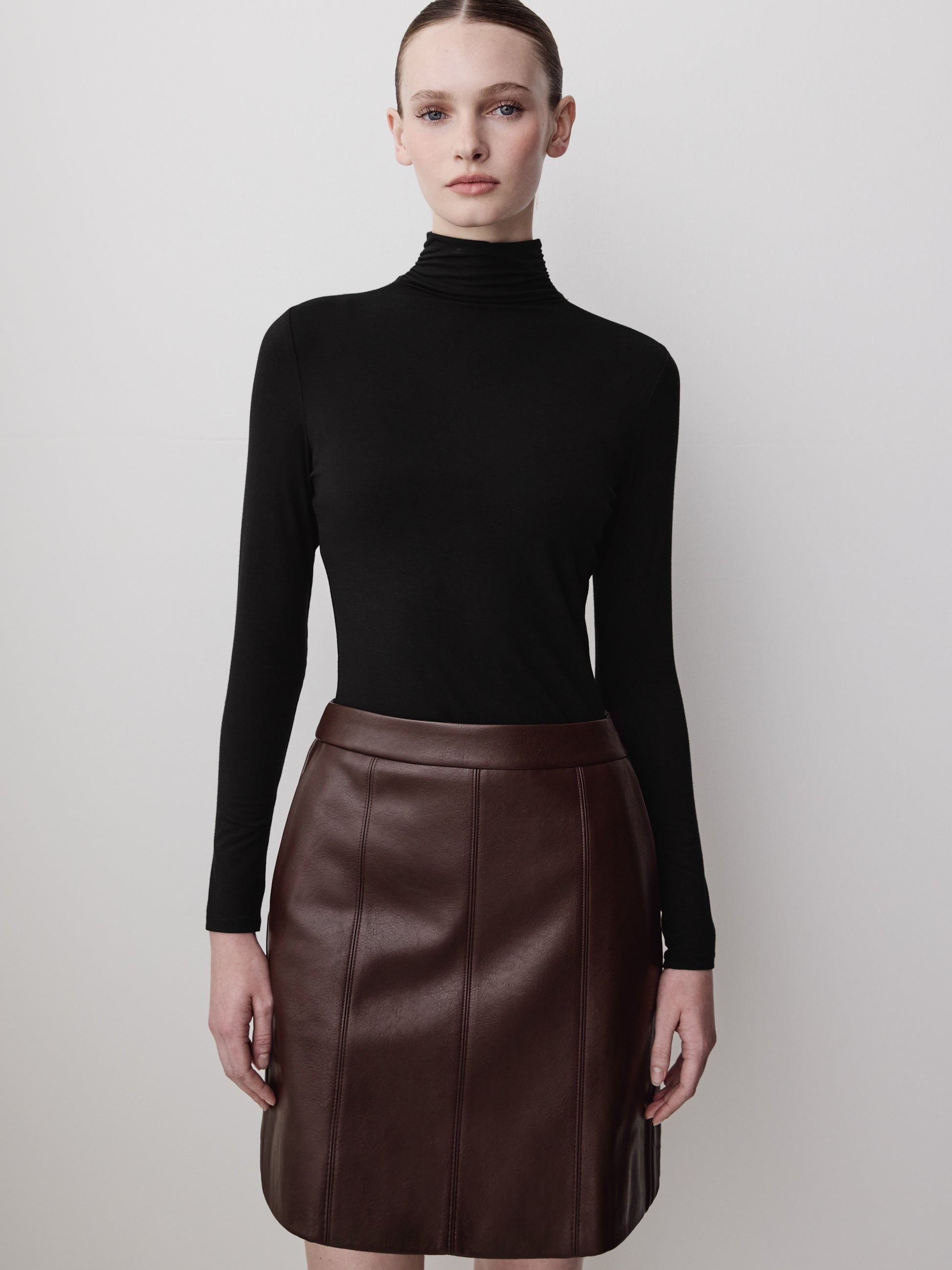 Knit Pullover Fitted Stretch Viscose Mock Neck