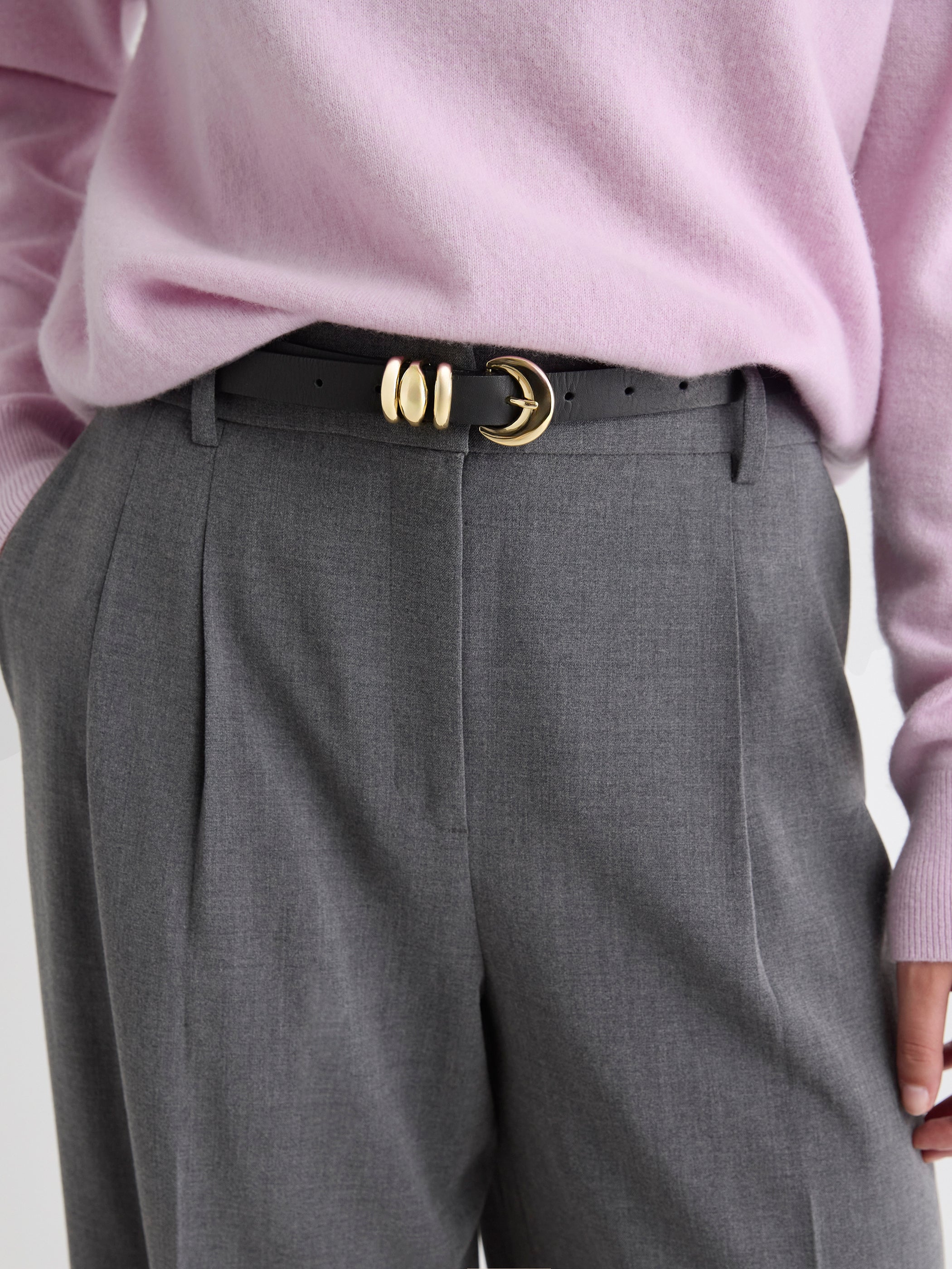 Thin Leather Belt with Rounded Buckle