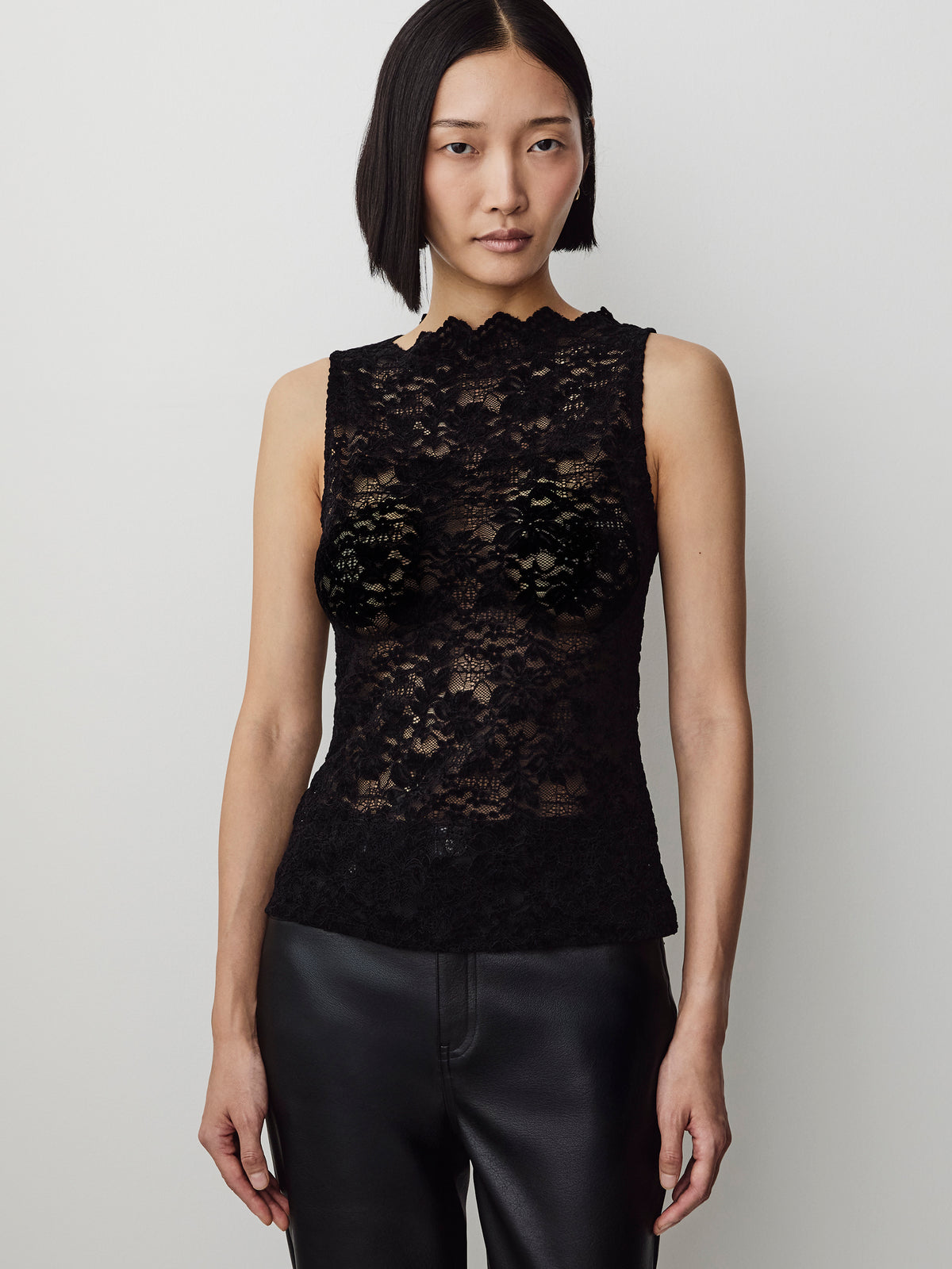 Sleeveless Boat-Neck Lace Top