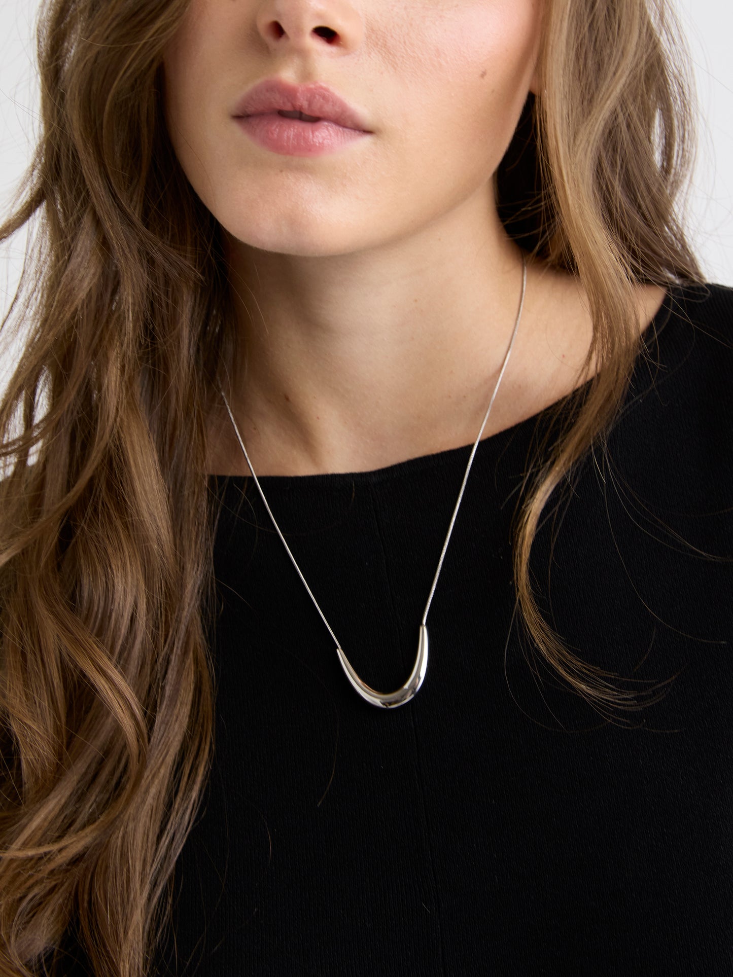 Short Necklace with Metal Pendant