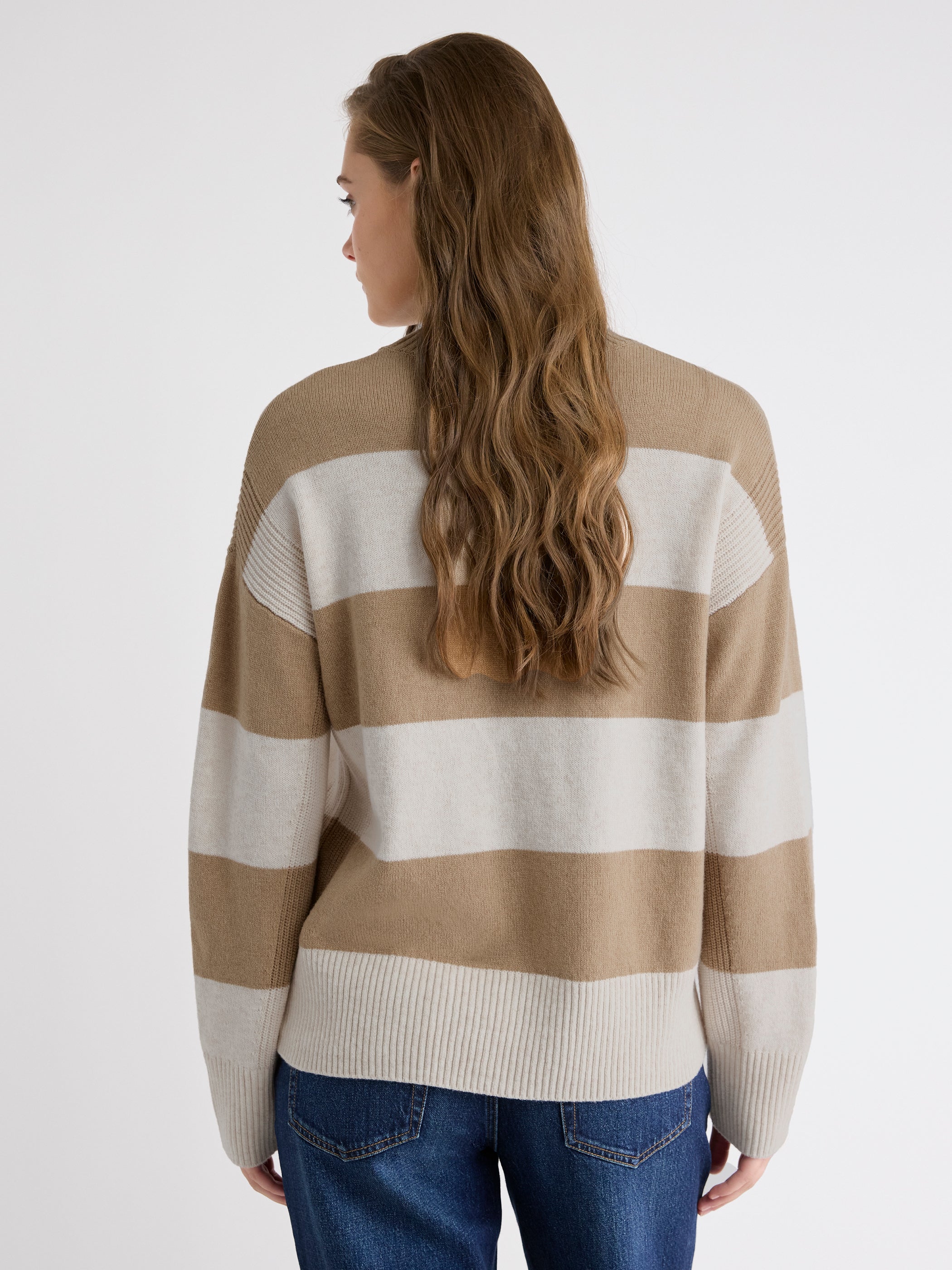 Pull Laine Mérinos à Manches Longues et Col Entonnoir