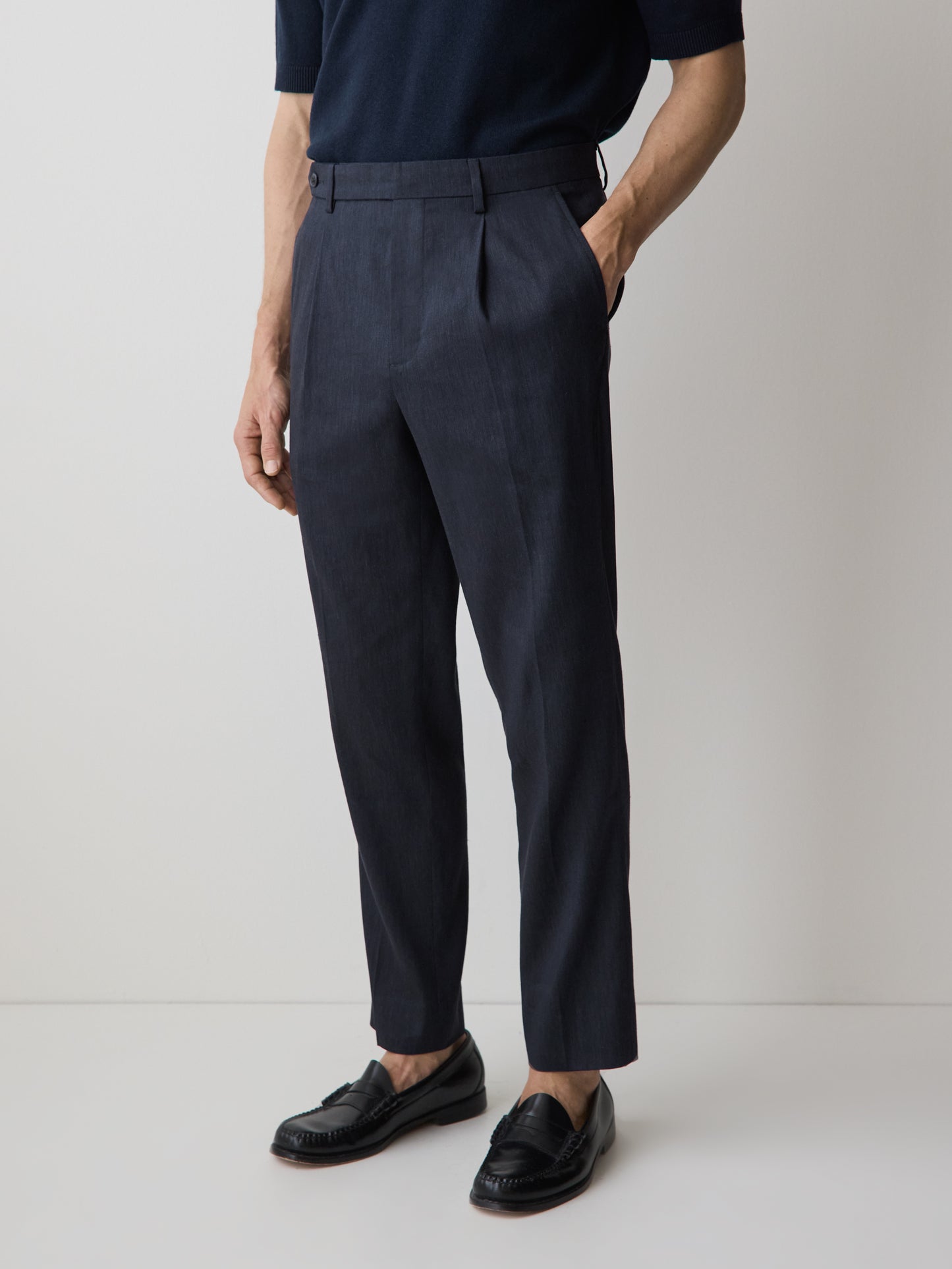 Linen-Blend Tapered-Leg Pleated Pant