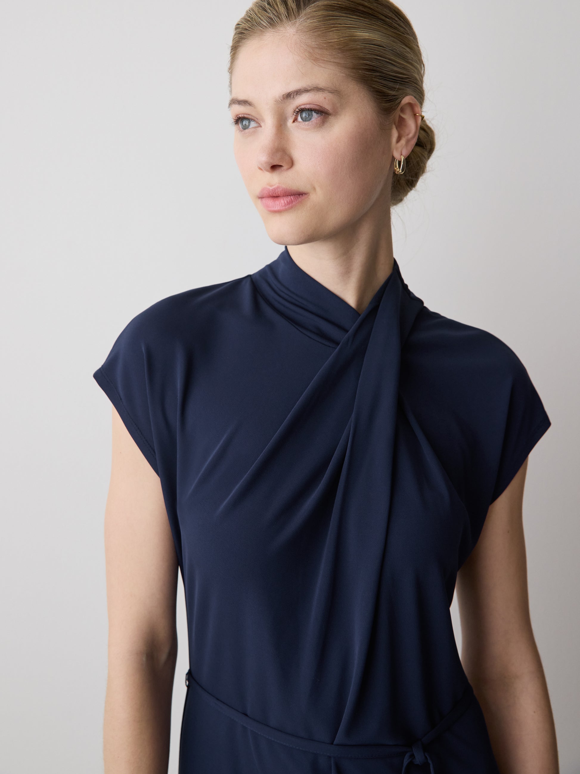 Women's Fitted High-Neck Extended-Sleeve Dress – RW&CO