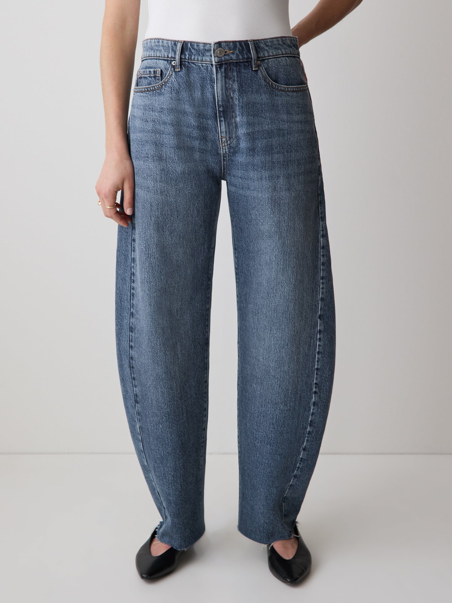 Mid-Rise Barrel Jeans