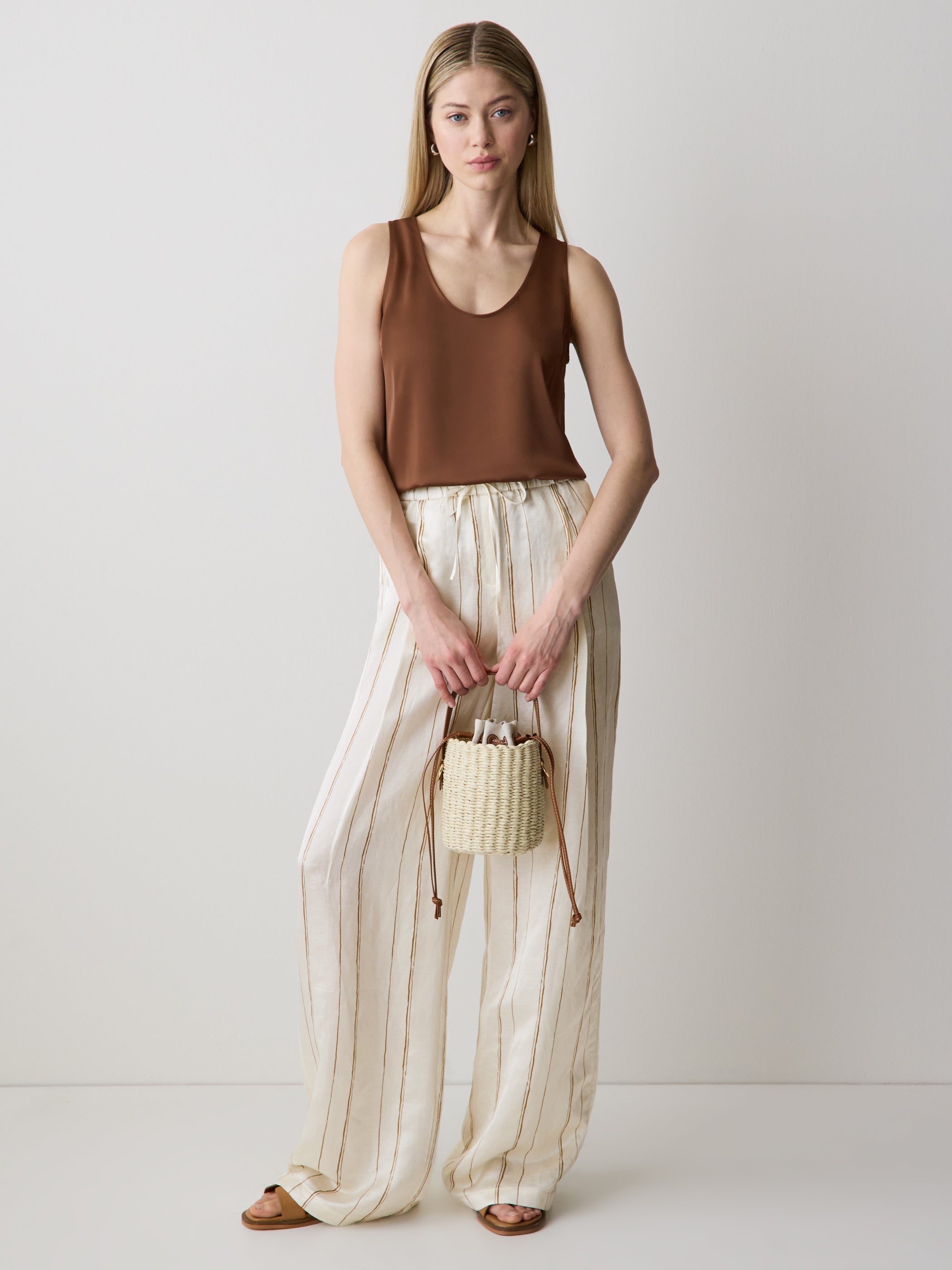 Camisole Satinée à Col en U