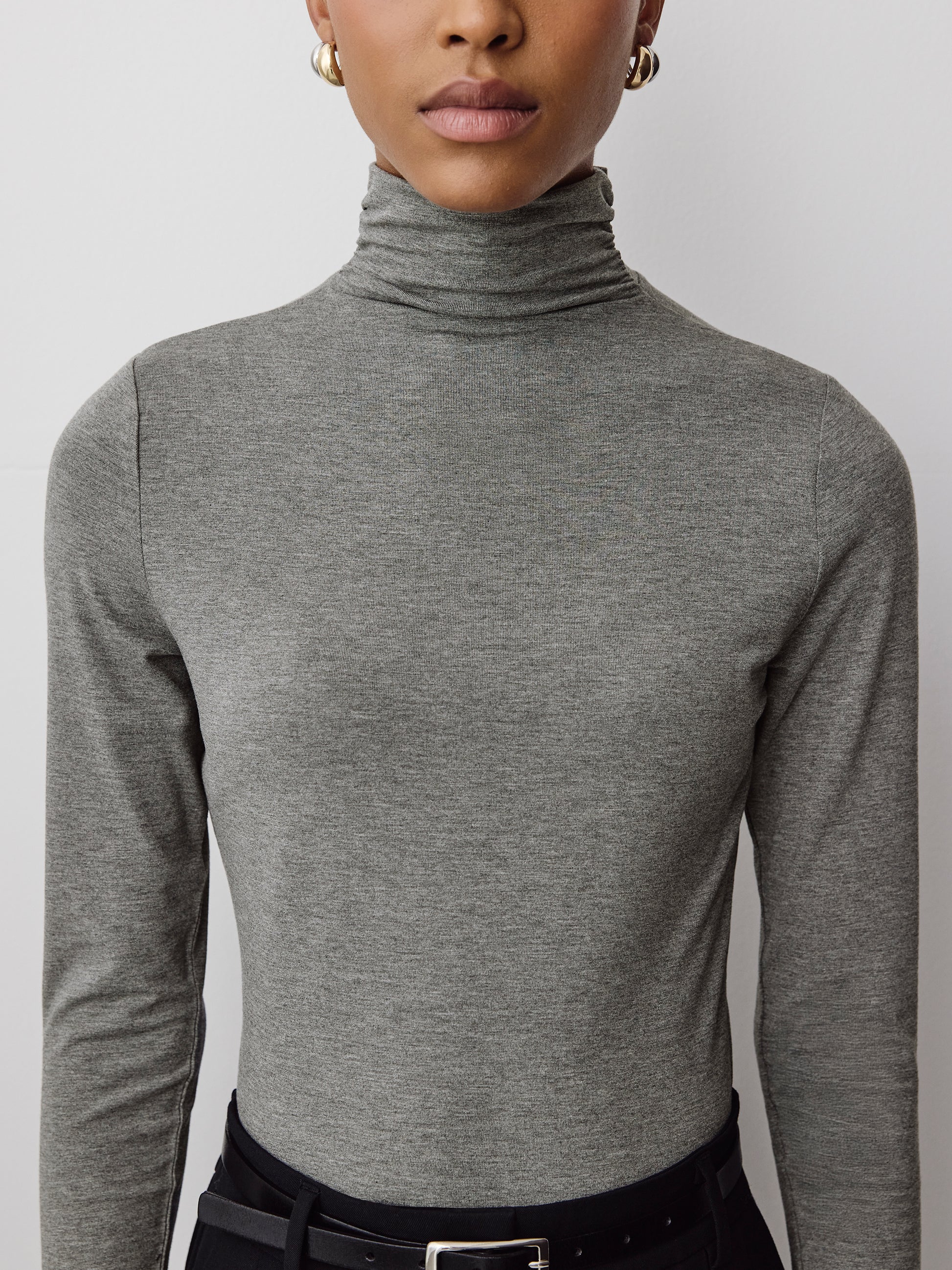 Knit Pullover Fitted Stretch Viscose Mock Neck