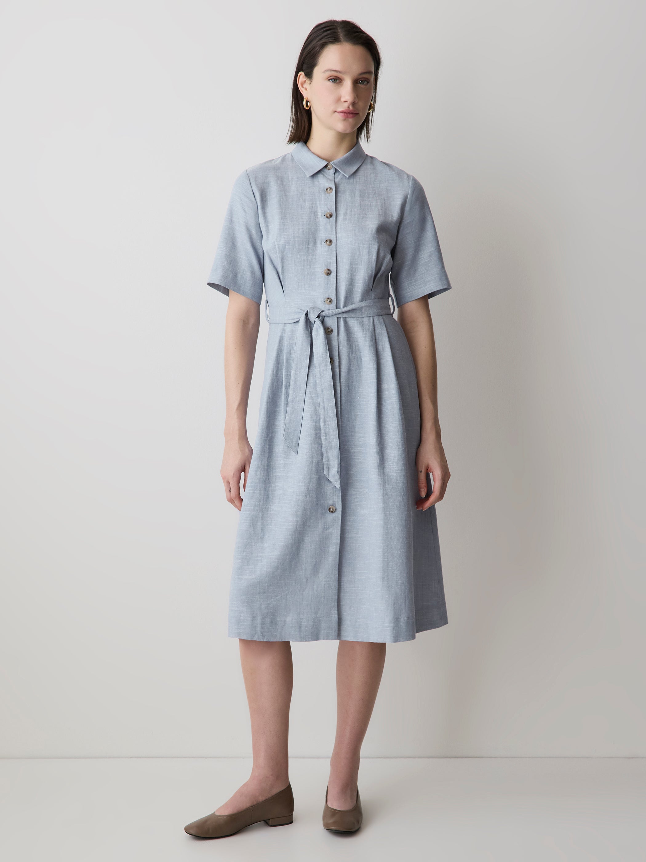 Robe Midi en Mélange de Lin à Manches Courtes et Col Chemisier