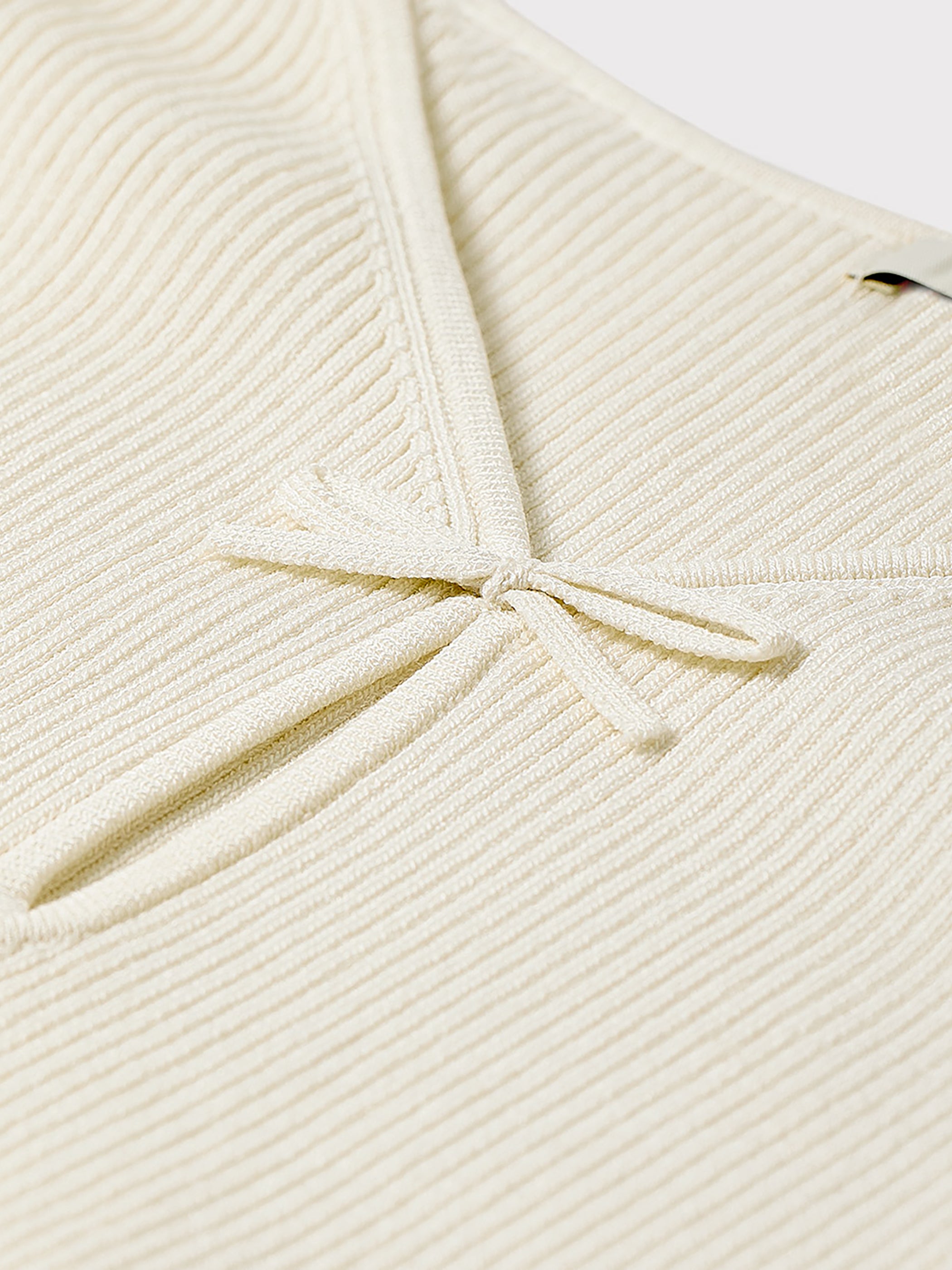 Haut Côtelé à Manches Longues et Col V