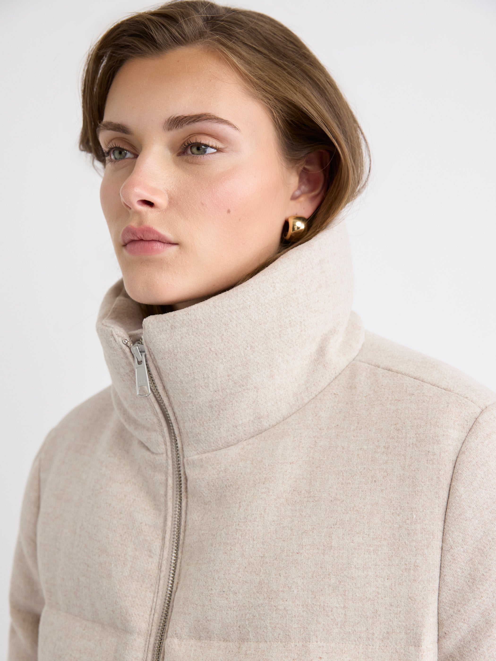 Manteau Court Bouffant en Mélange de Laine