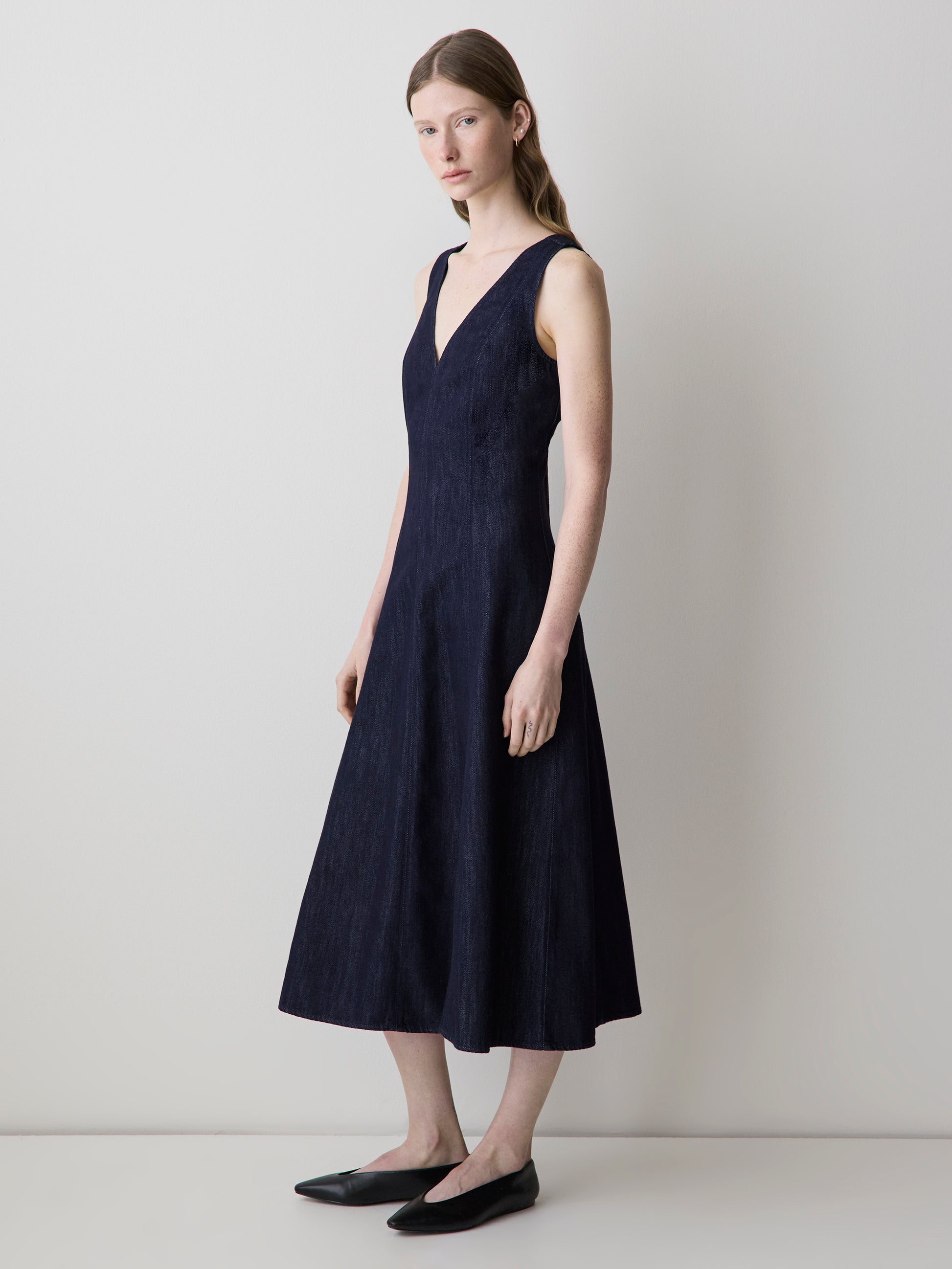 Women's Sleeveless Denim Midi Dress Fit and Flare RW&CO Women's Sleeveless Denim Midi Dress Fit and Flare RW&CO