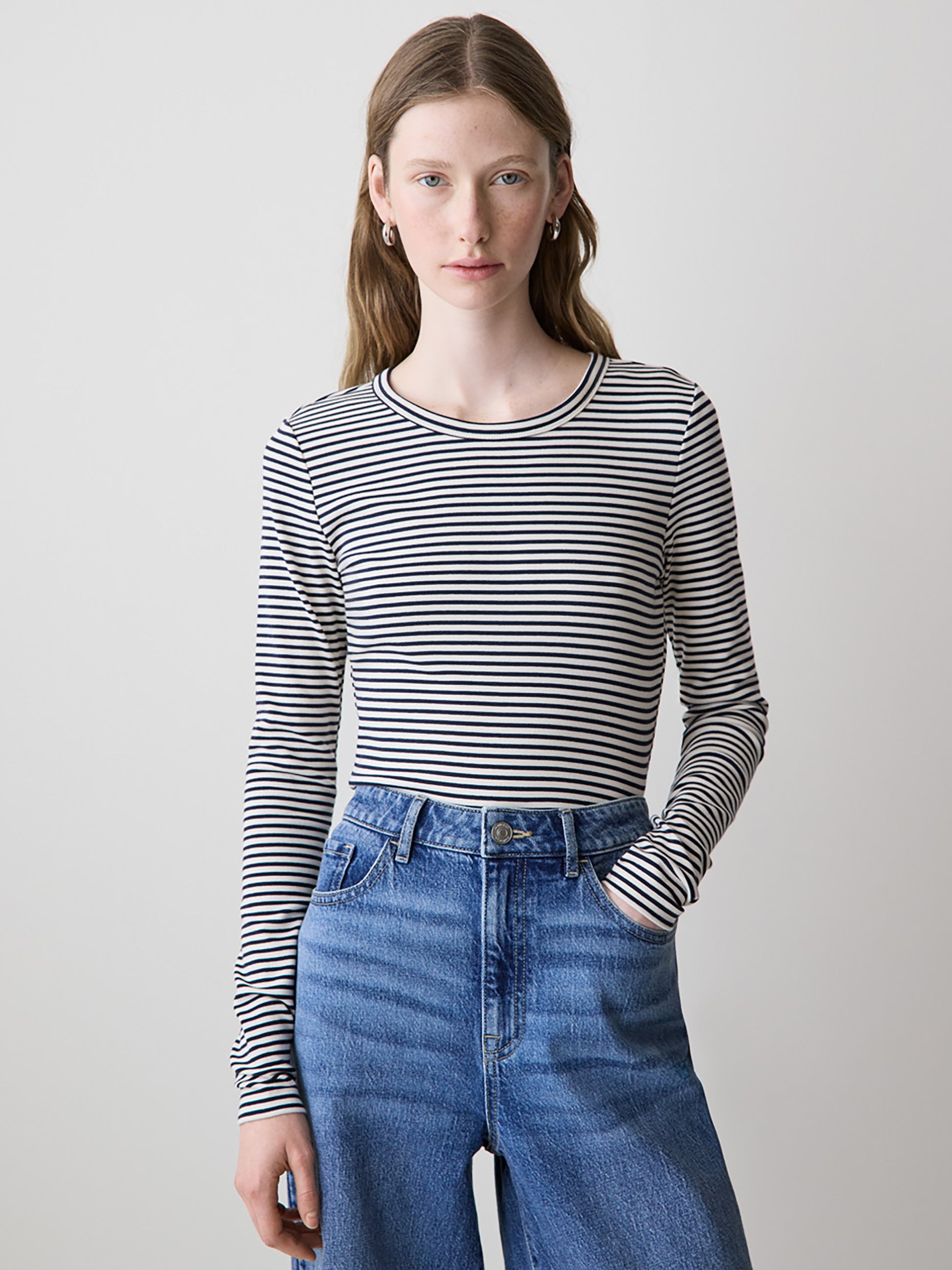 Long-Sleeve Crew-Neck Fitted Ribbed Tee