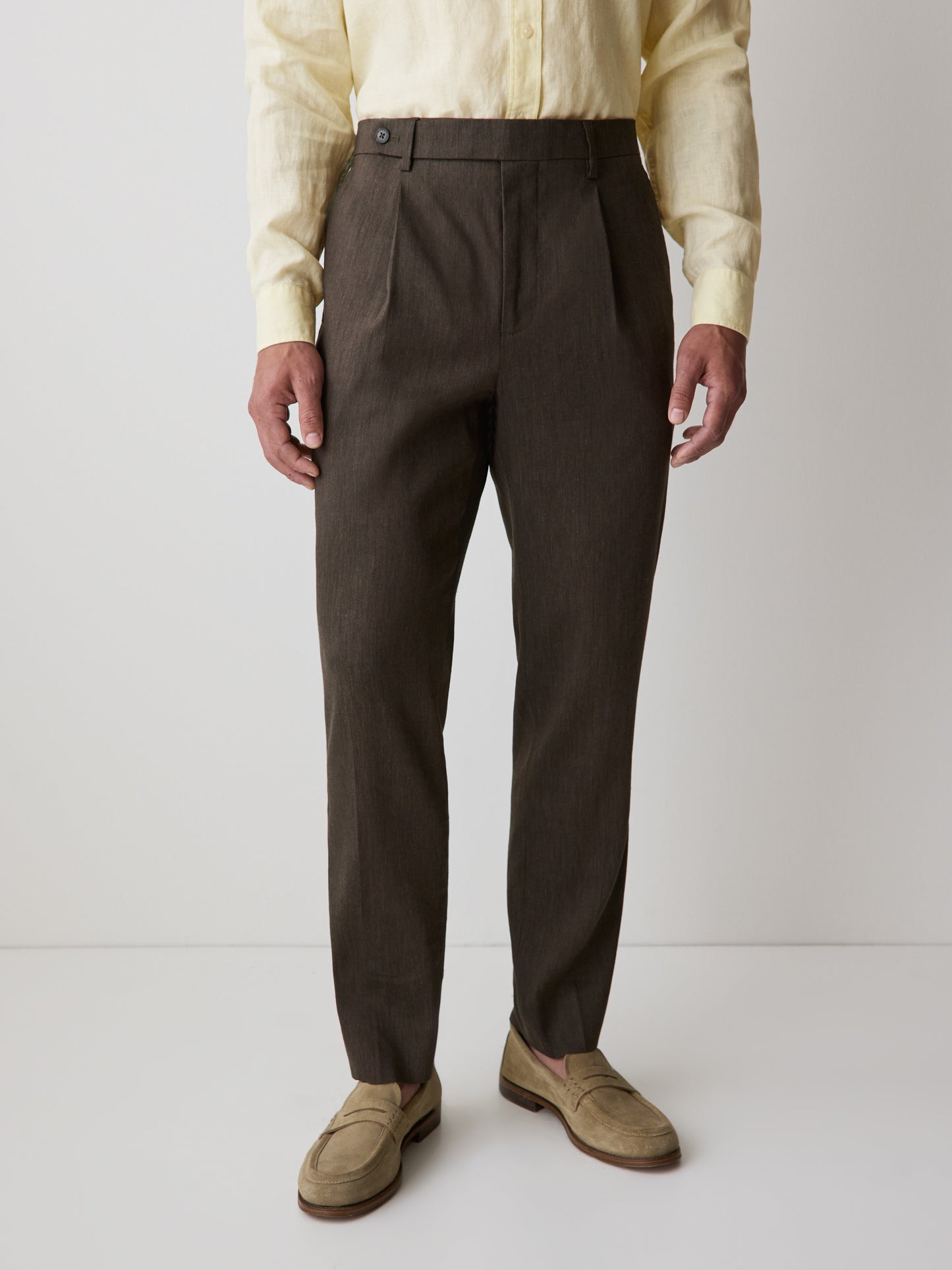 Linen-Blend Tapered-Leg Pleated Pant