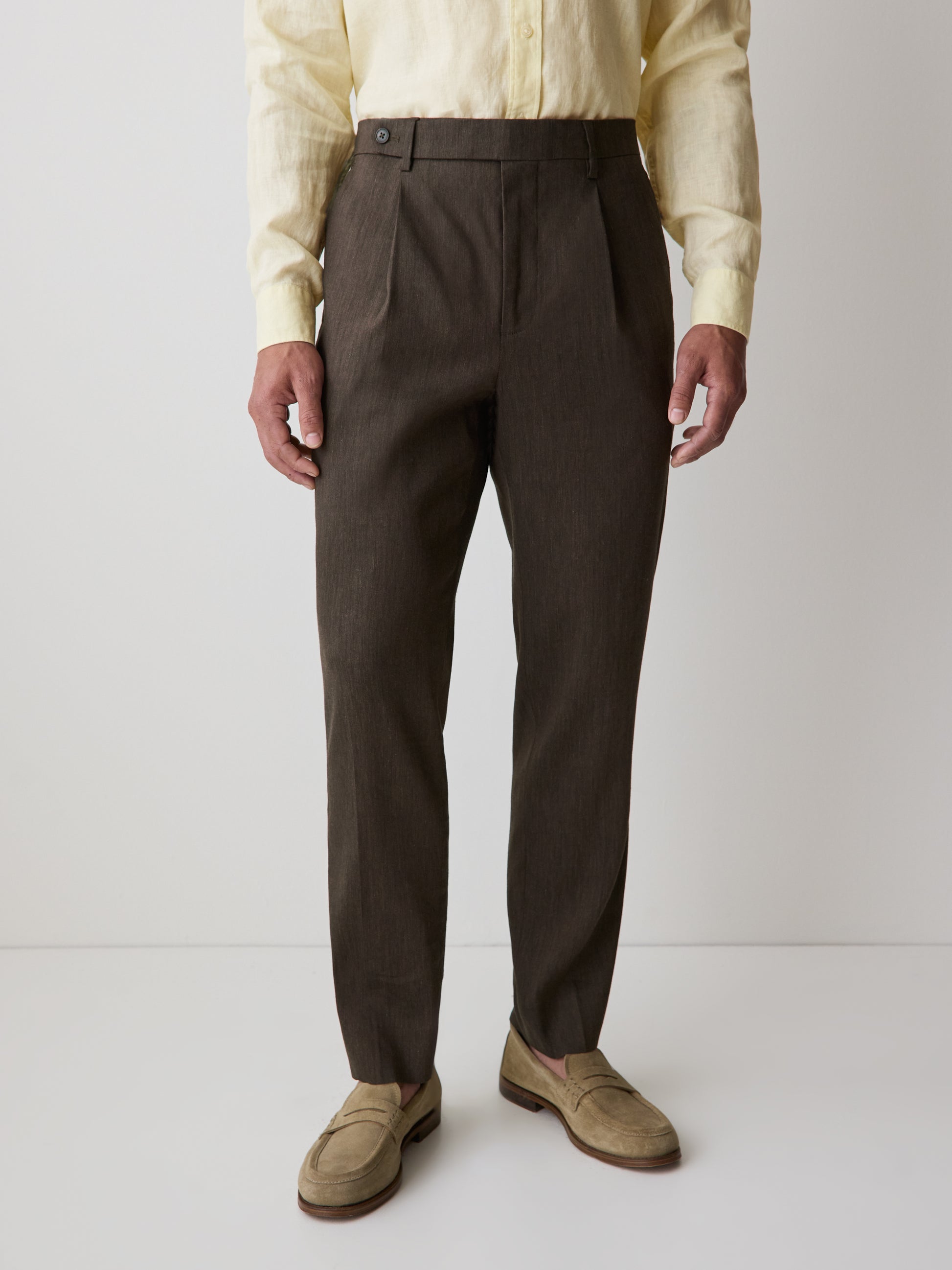 Linen-Blend Tapered-Leg Pleated Pant