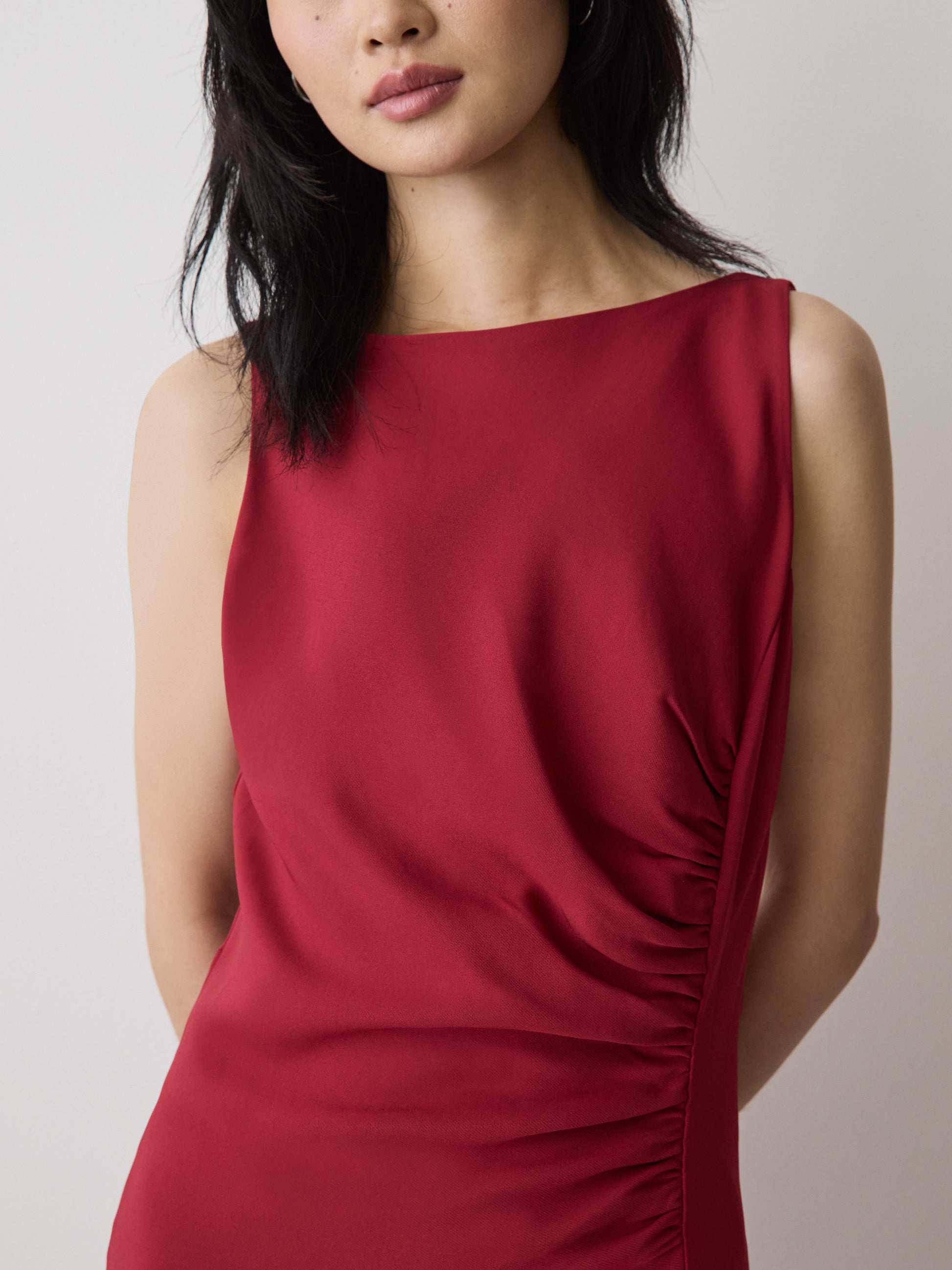 Sleeveless Boat-Neck Maxi Cocktail Dress