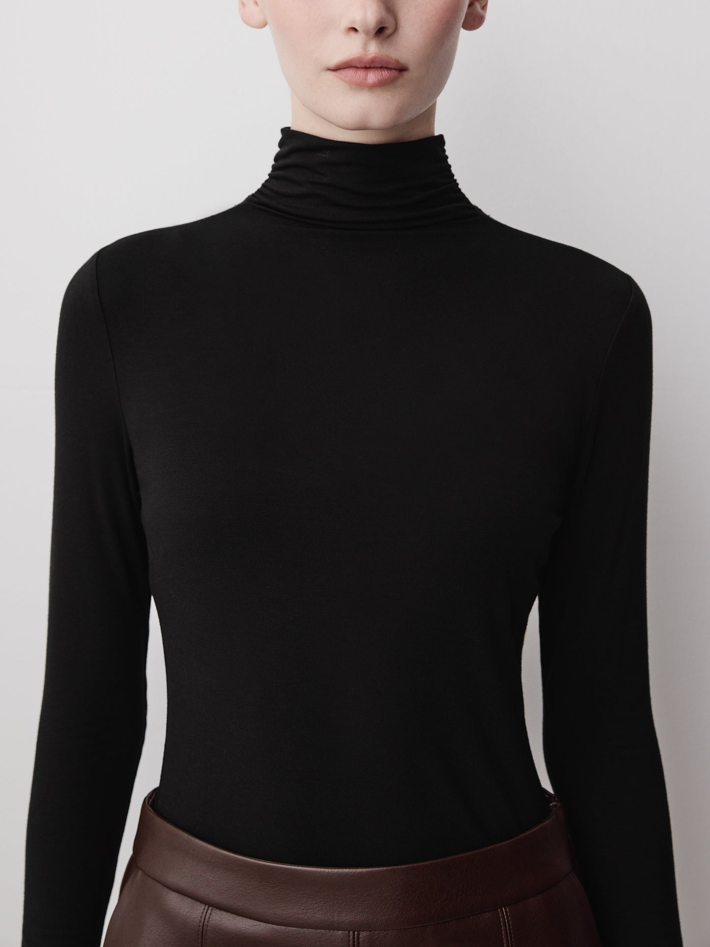 Knit Pullover Fitted Stretch Viscose Mock Neck
