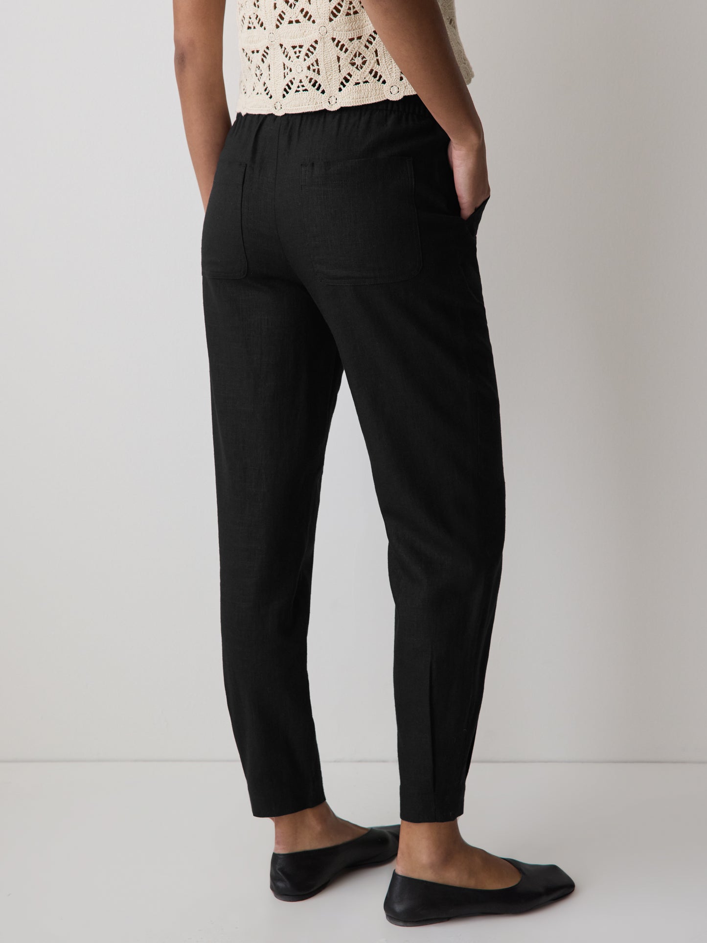 Linen Mid-Rise Tapered-Leg Jogger Pant