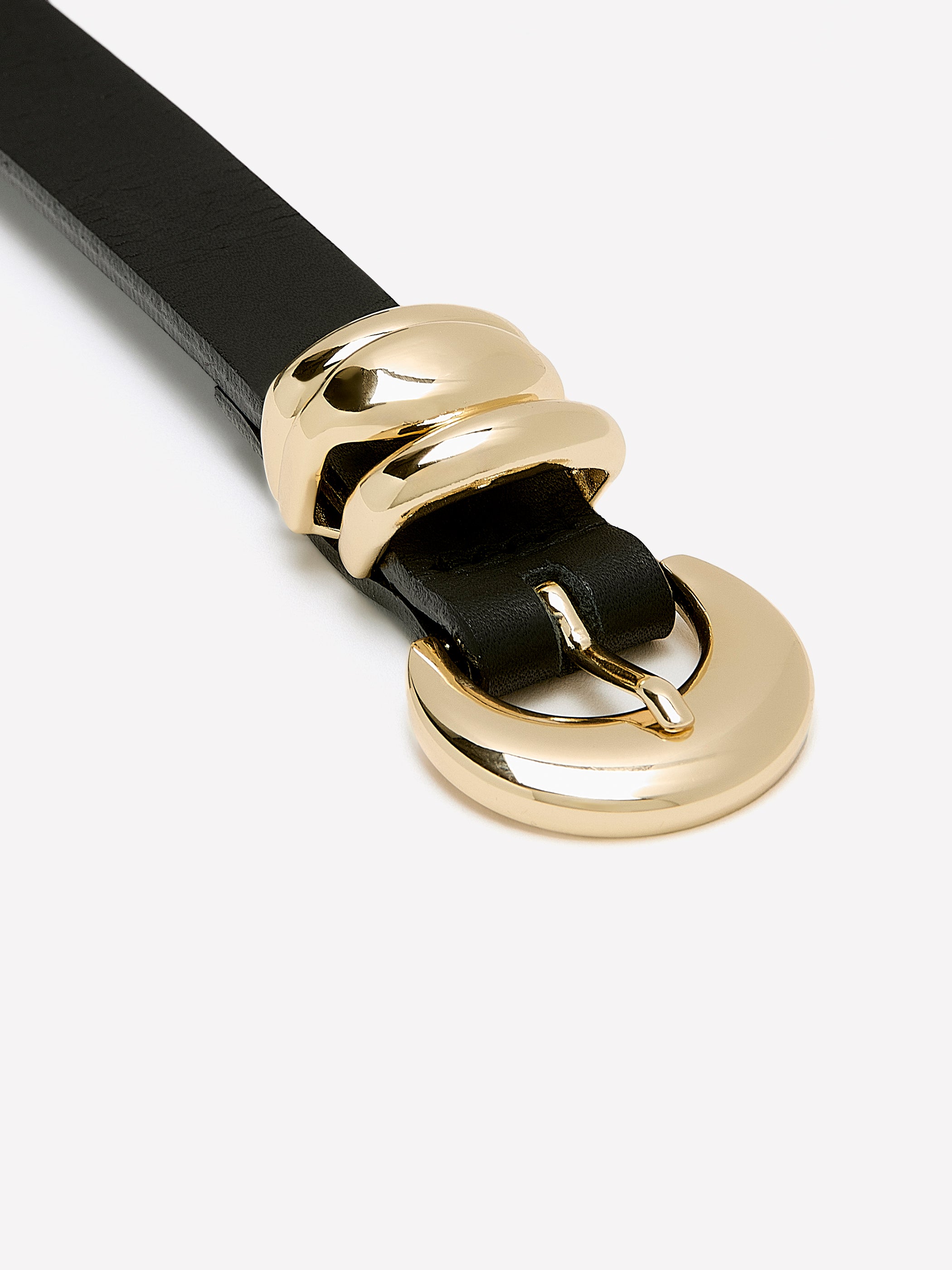 Thin Leather Belt with Rounded Buckle