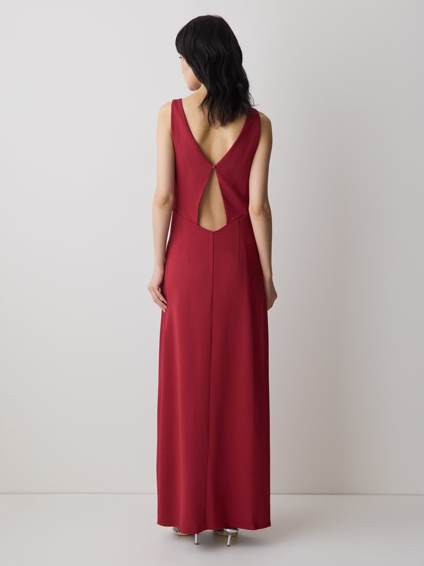Sleeveless Boat-Neck Maxi Cocktail Dress