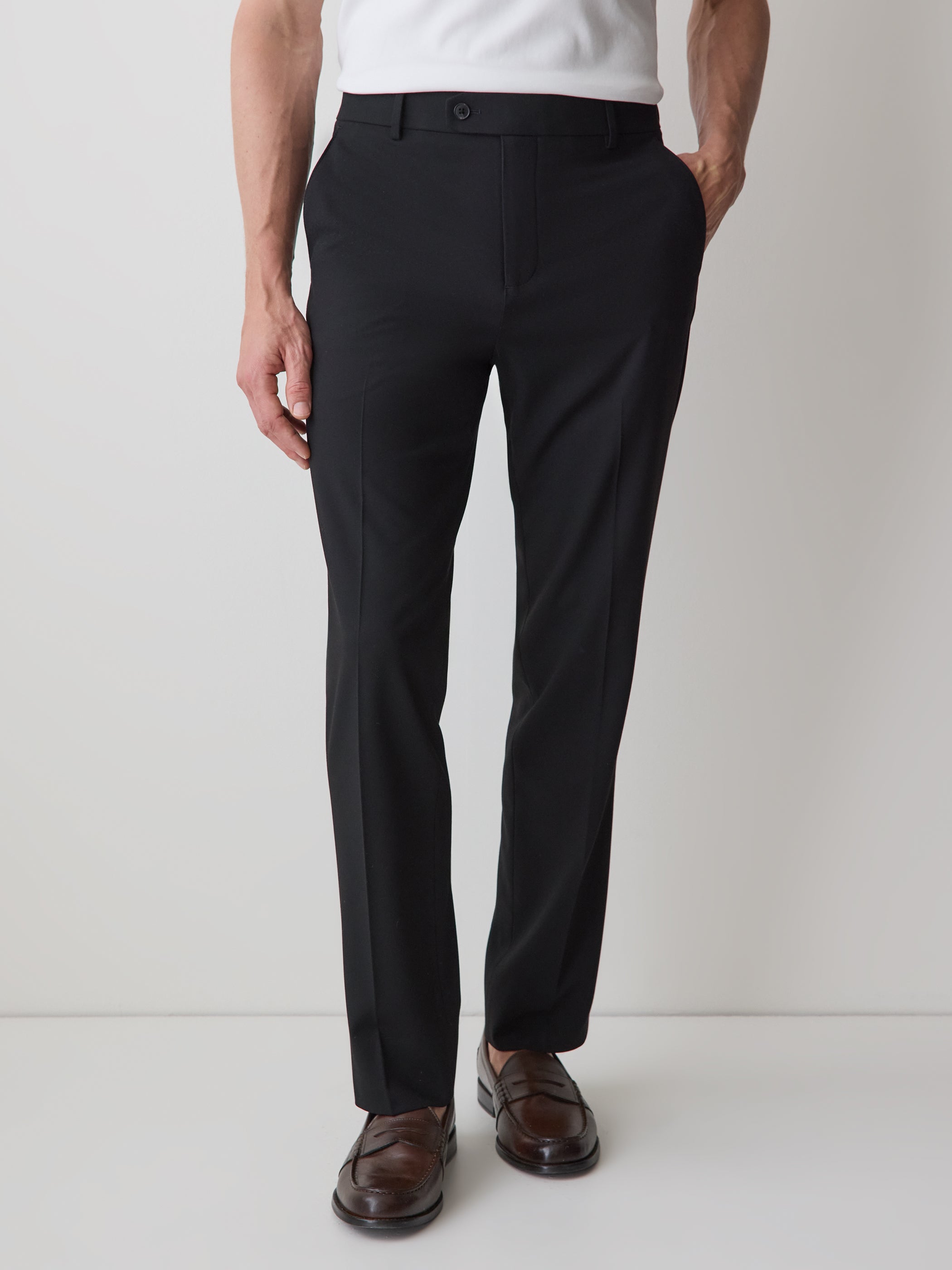 Tailored-Fit Essential Pant