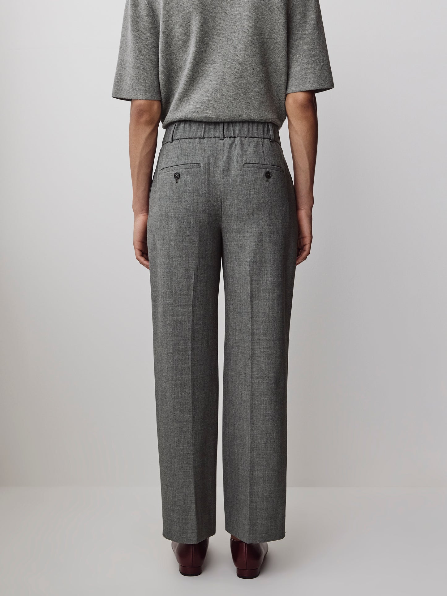 Black Mid-Rise Straight-Leg Cropped Pant
