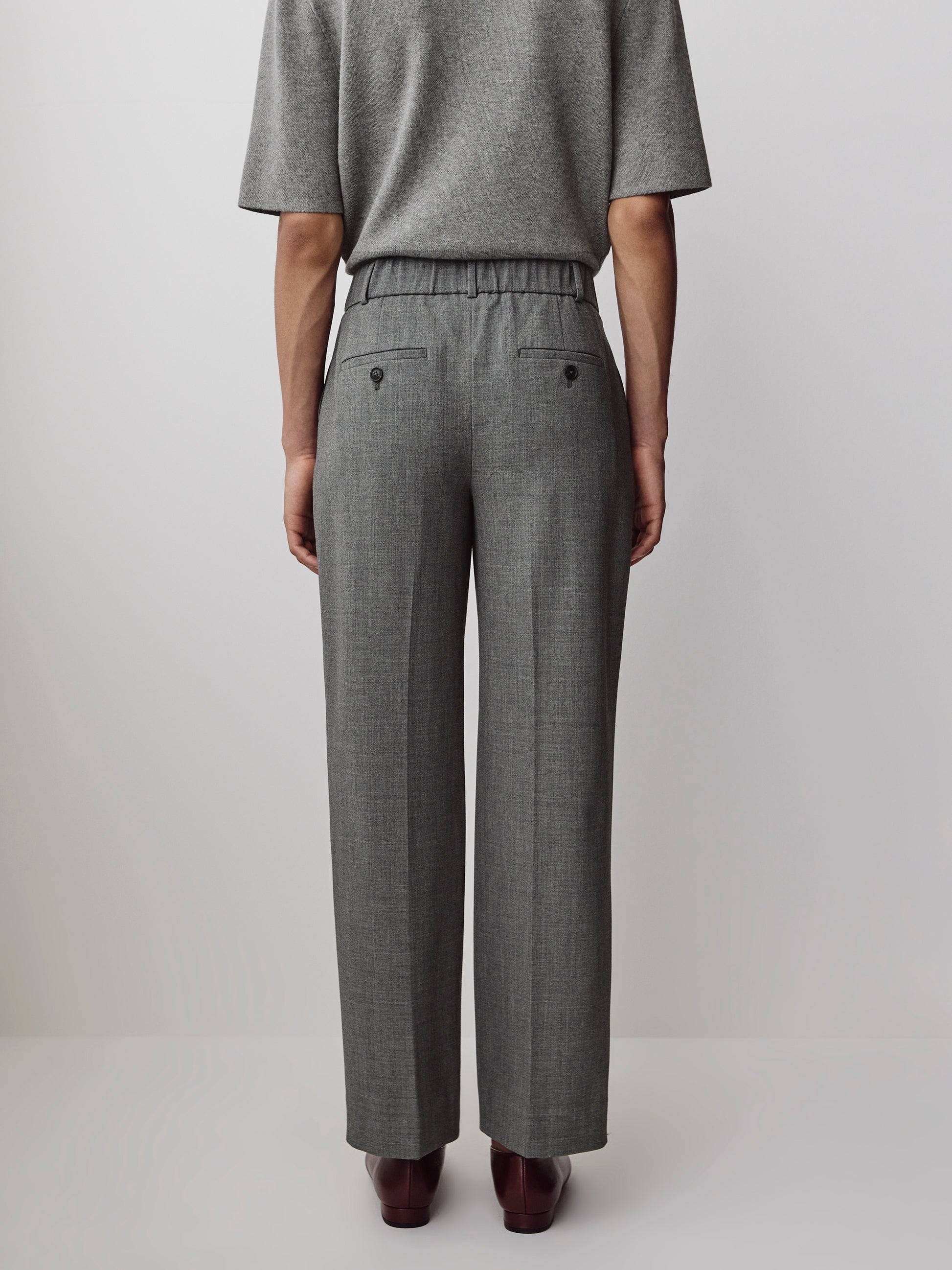 Black Mid-Rise Straight-Leg Cropped Pant