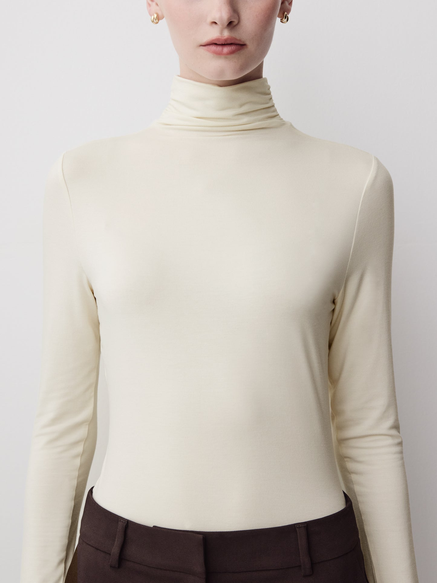 Knit Pullover Fitted Stretch Viscose Mock Neck