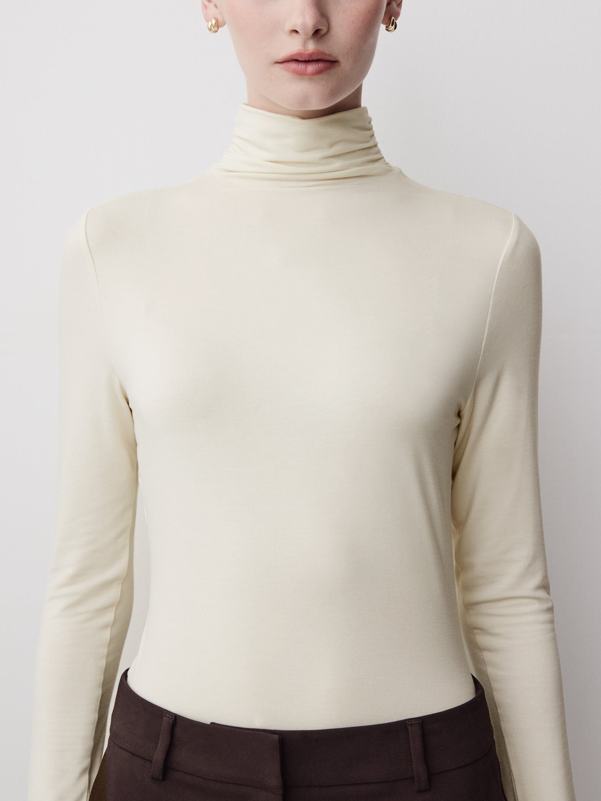 Knit Pullover Fitted Stretch Viscose Mock Neck