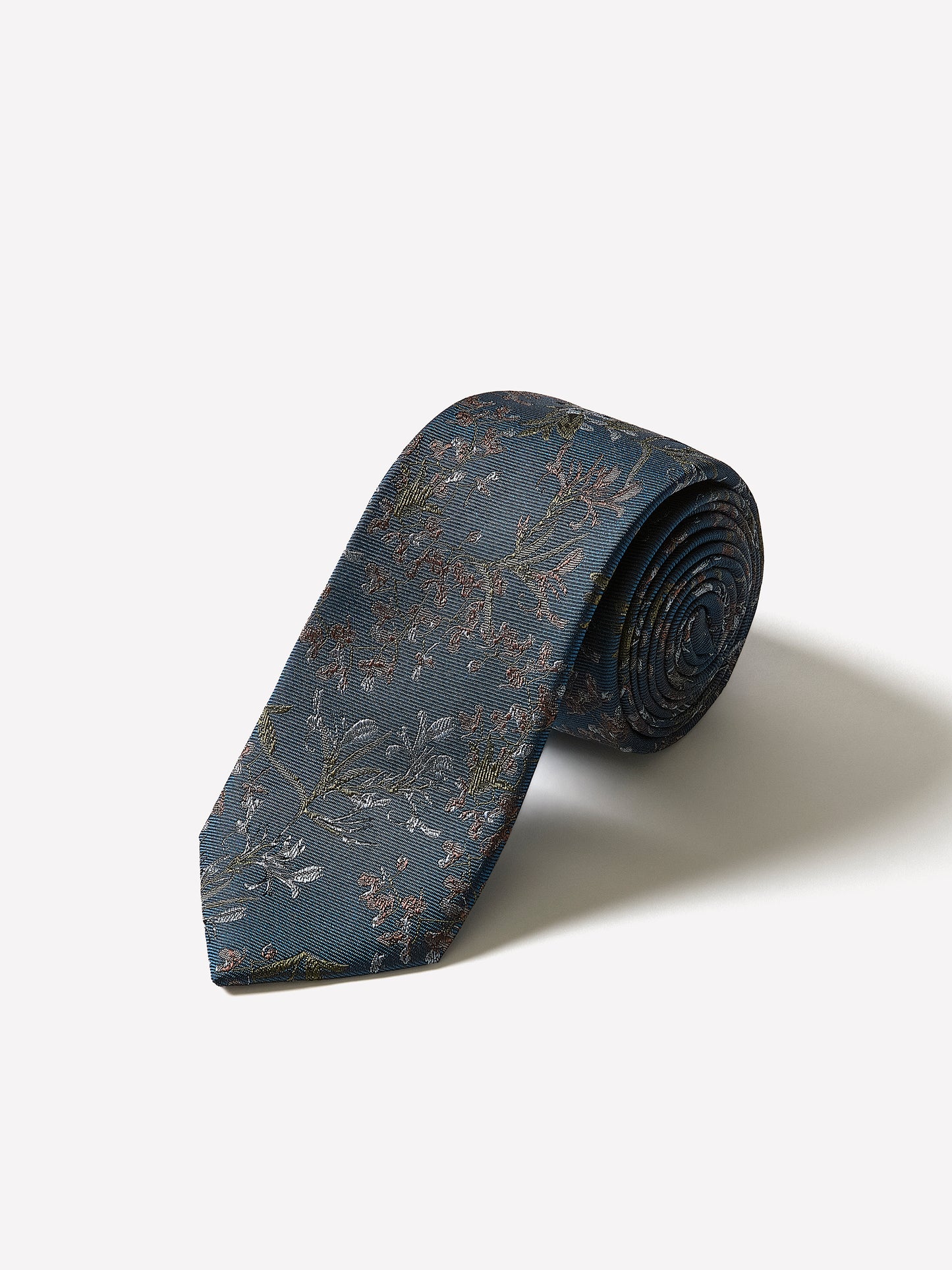 Skinny Tie with Foliage Pattern