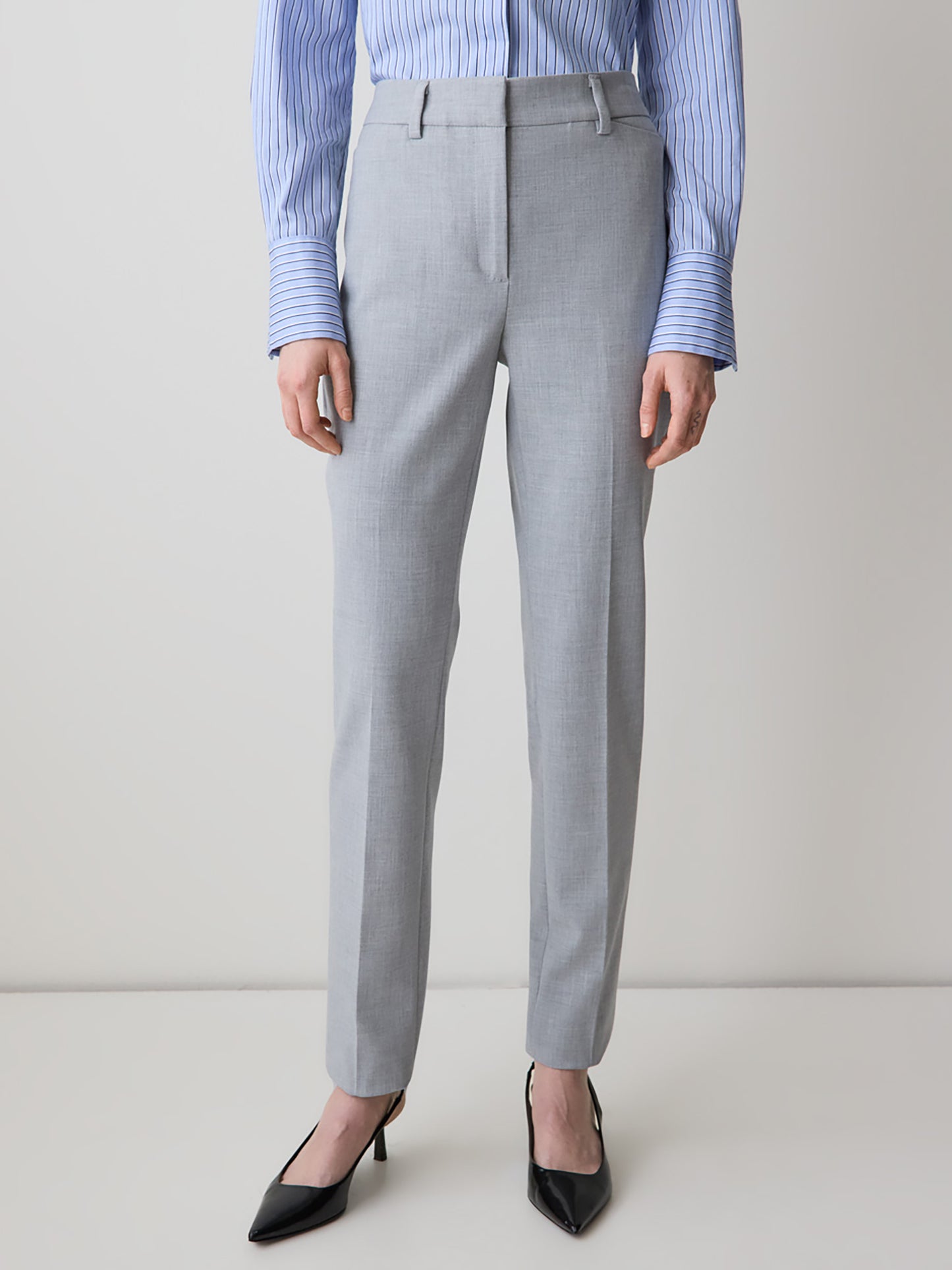 Mid-Rise Long Slim-Leg Signature Pant