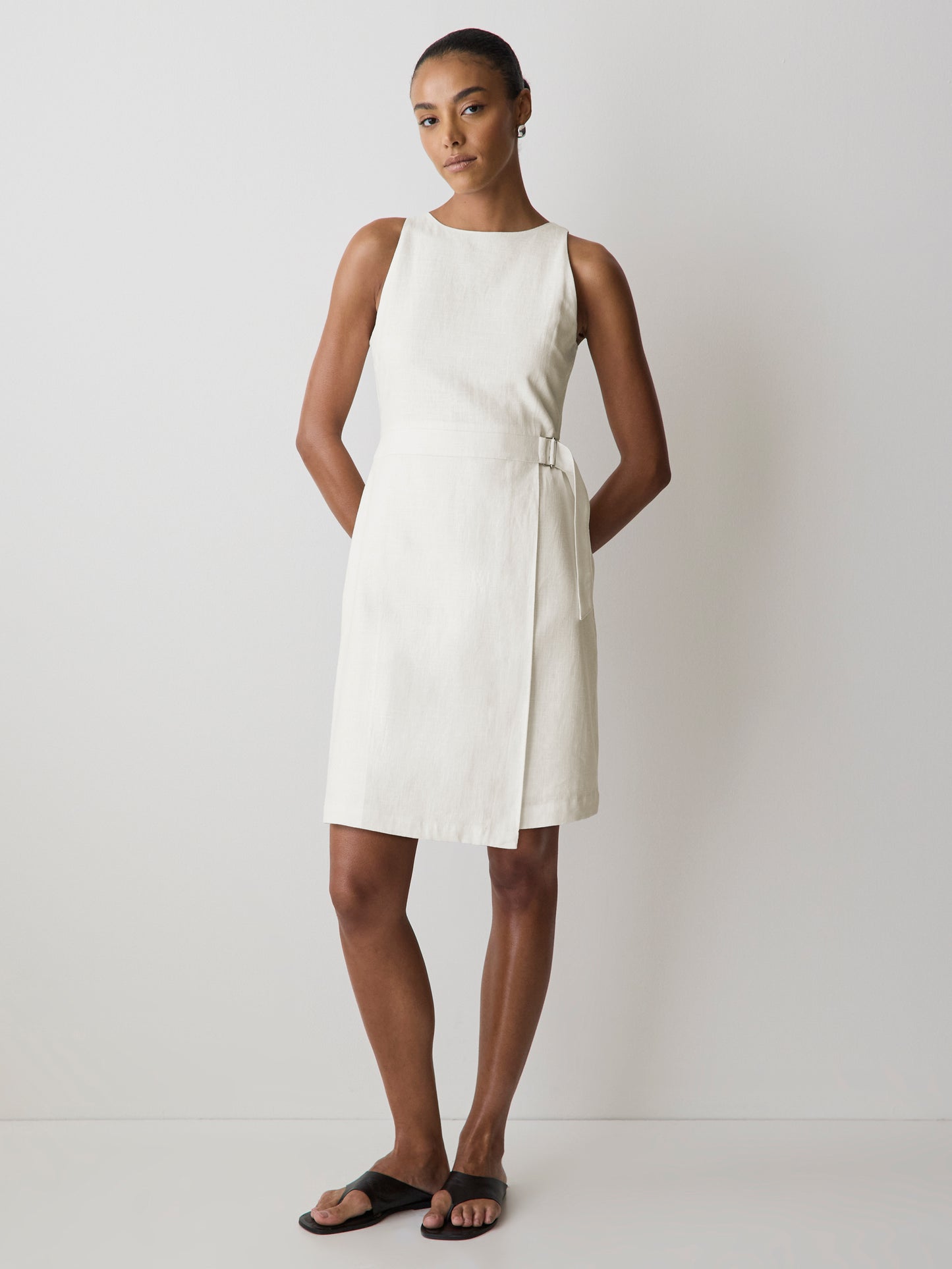 Robe Courte Sans Manches à Col Bateau en Mélange de Lin