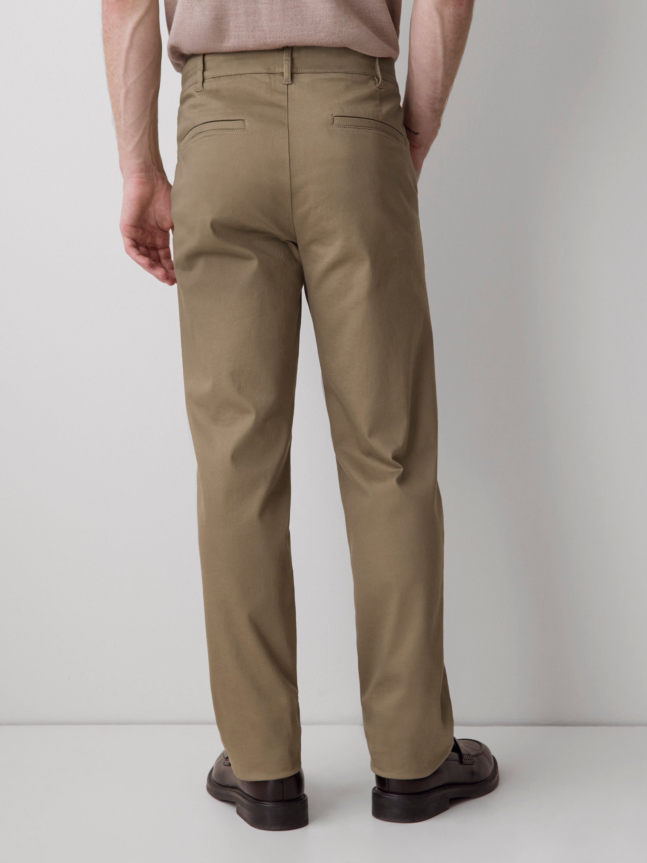 Slim-Fit Super-Stretch Chino Pant