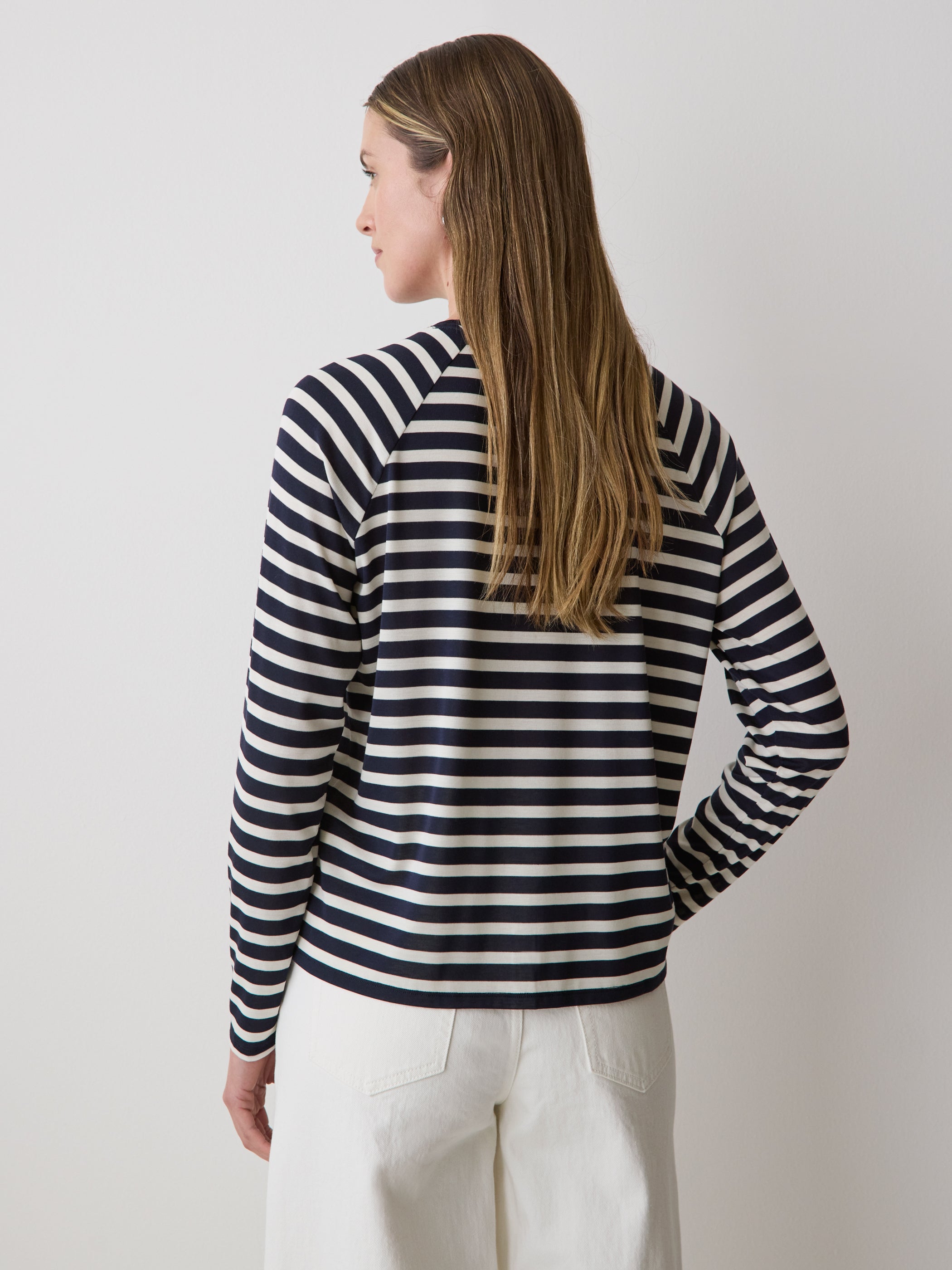 Long-Sleeve Crew-Neck Loose Tee