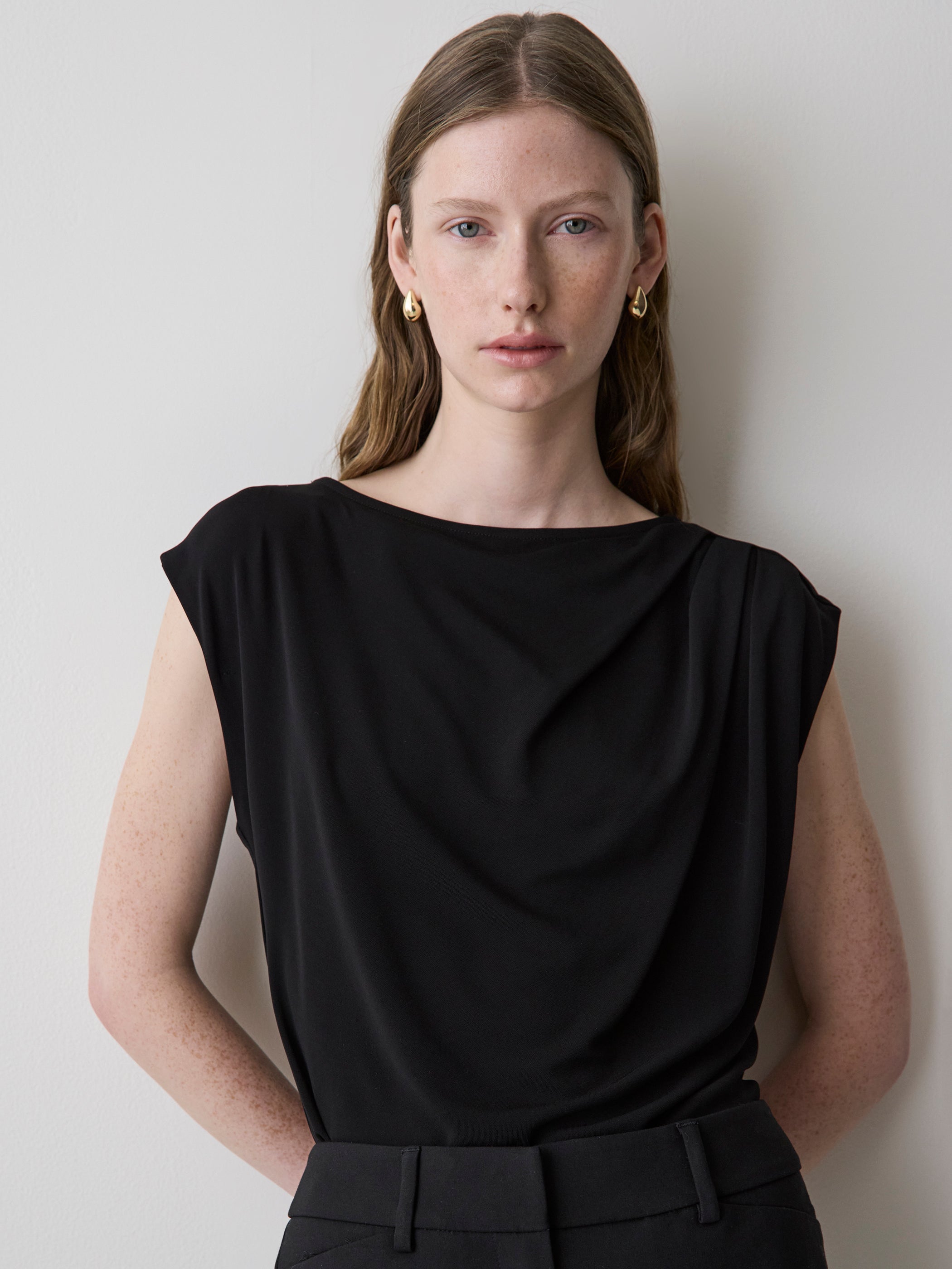 Women's Extended-Sleeve Boat-Neck Top with Pleated Details – RW&CO