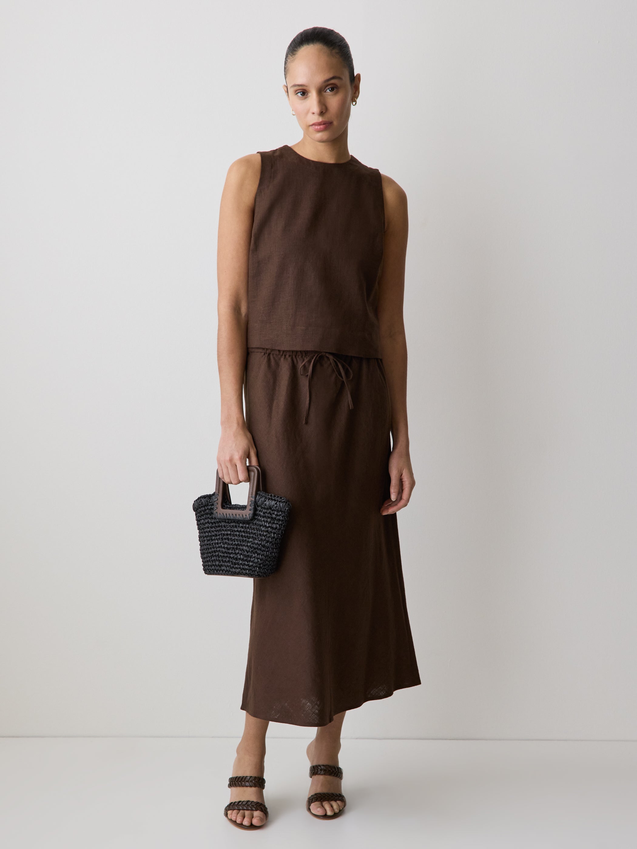 Sleeveless Crew-Neck Linen-Blend Blouse