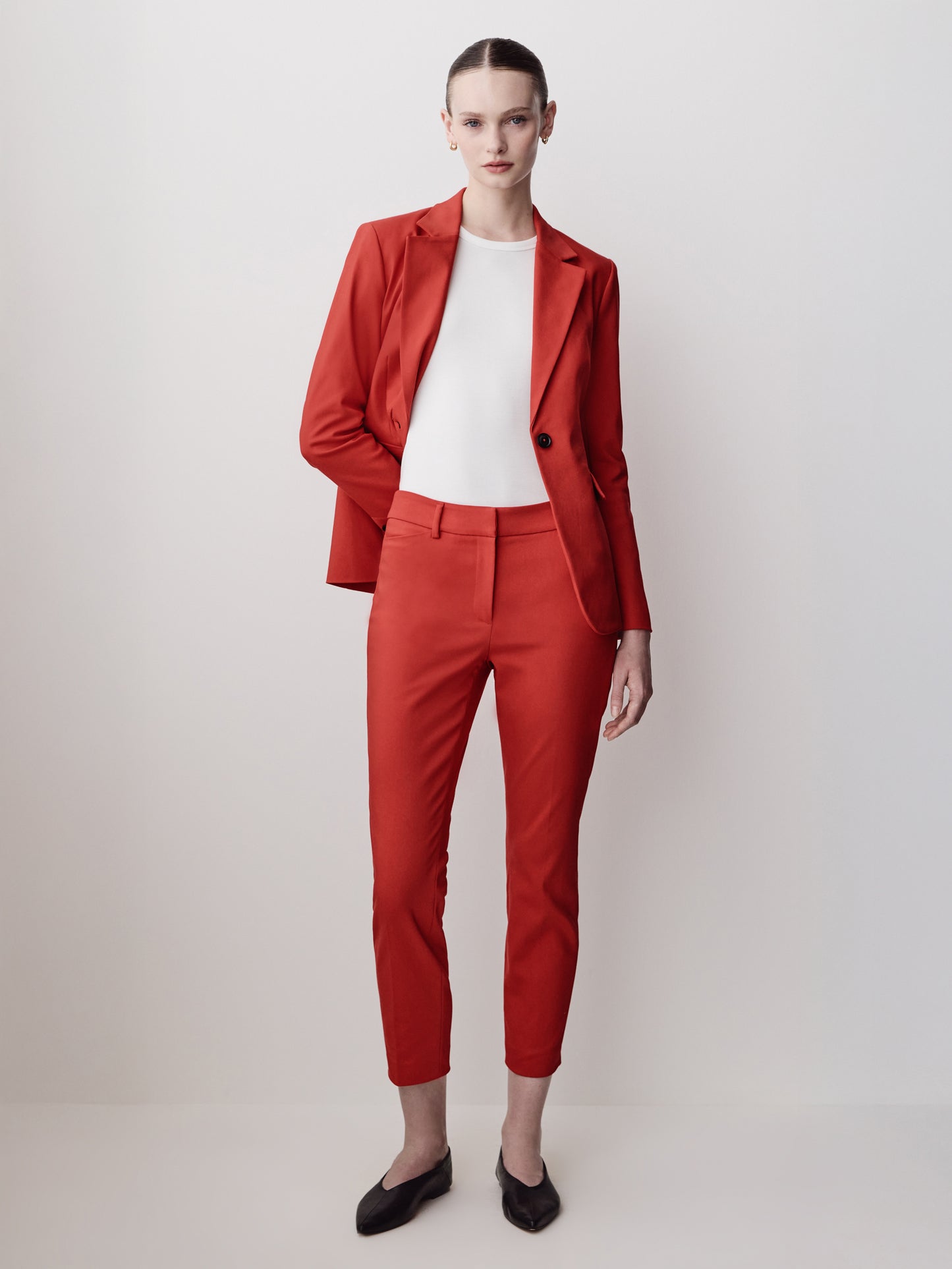 Limitless Mid-Rise Slim-Leg Signature Fit 7/8 Pant