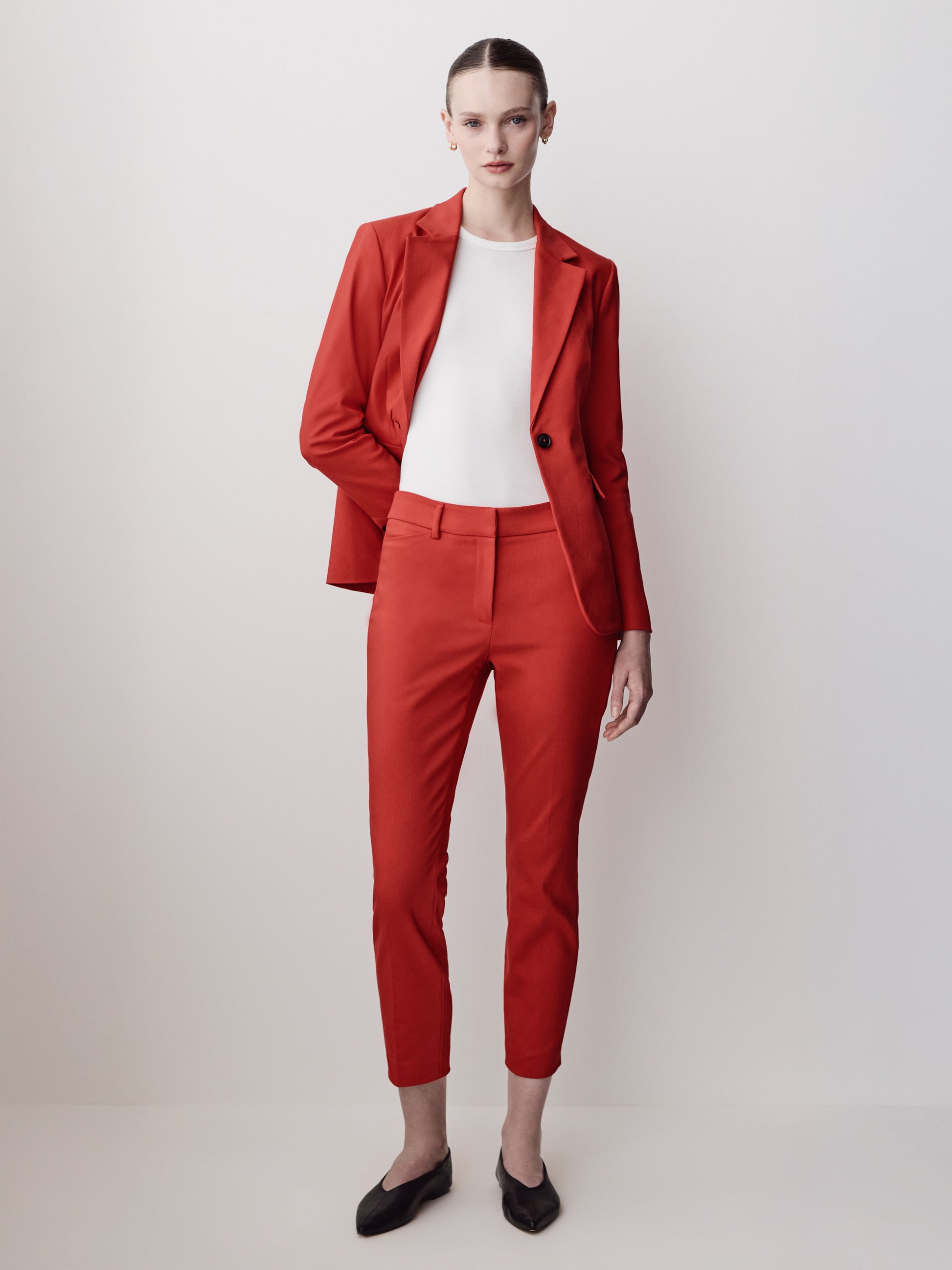 Limitless Mid-Rise Slim-Leg Signature Fit 7/8 Pant