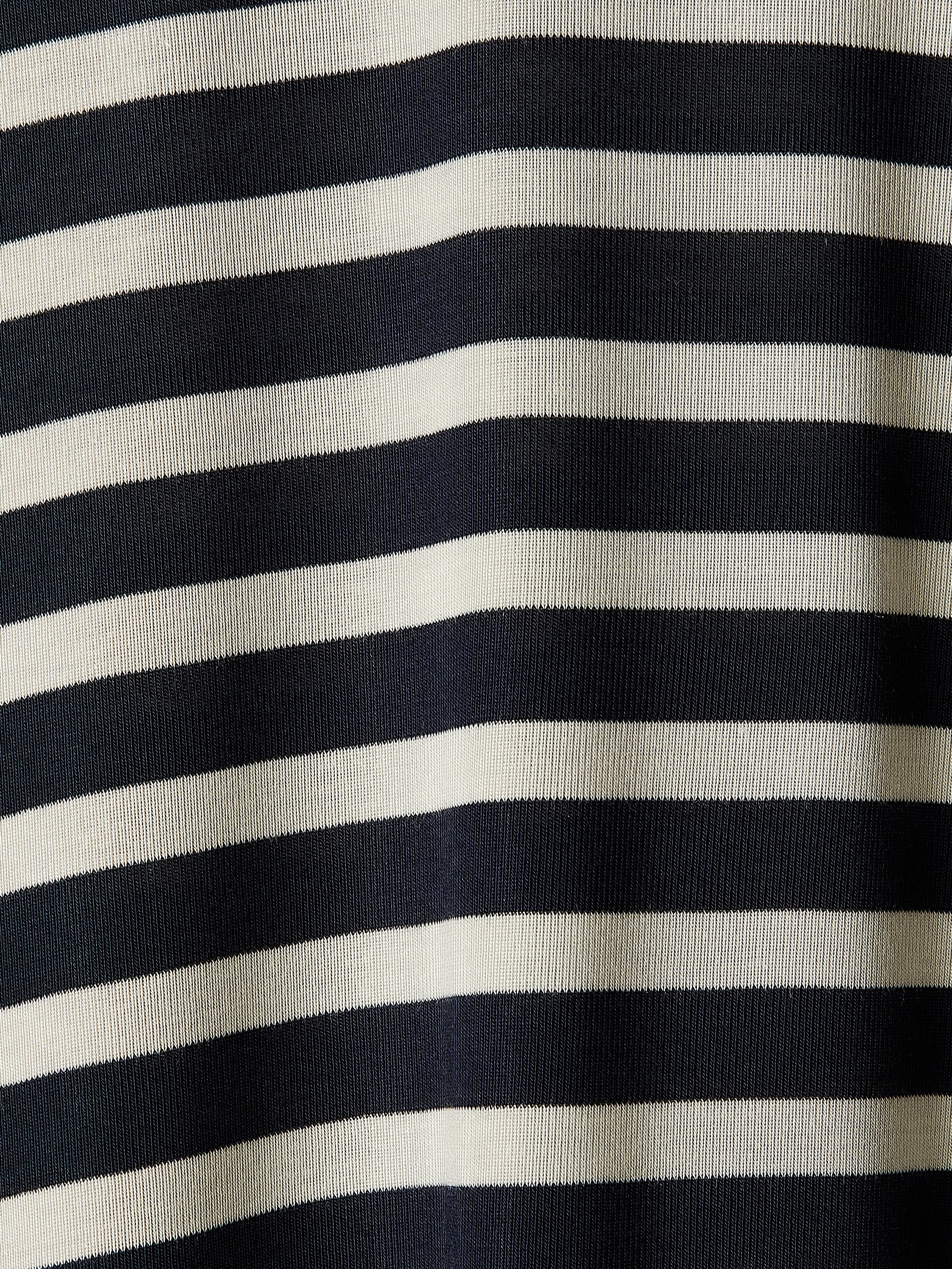 Long-Sleeve Crew-Neck Loose Tee