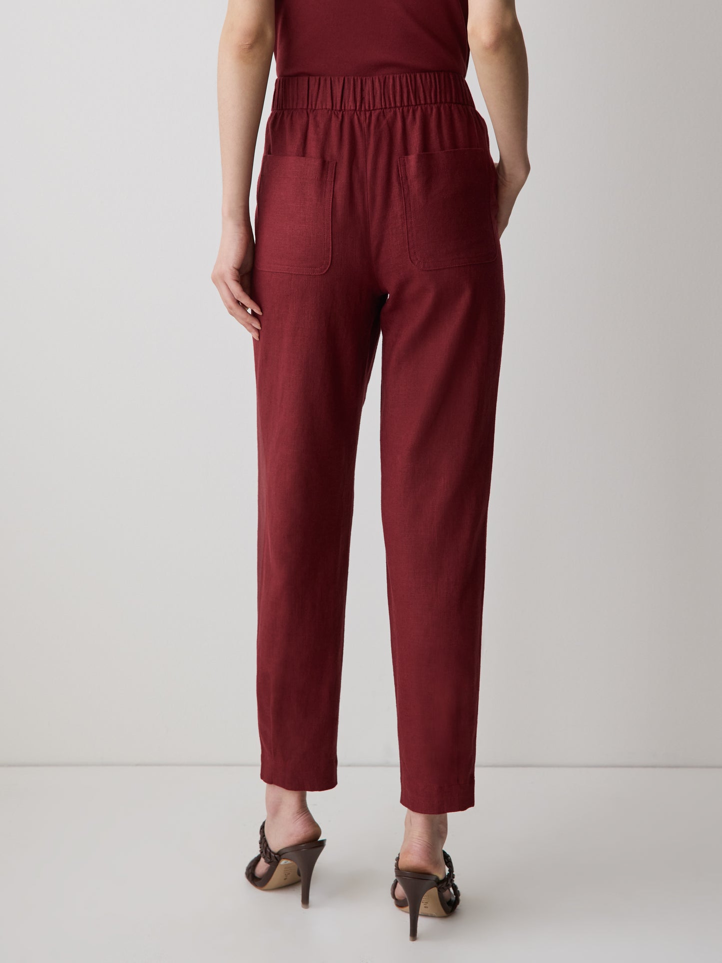 Linen Mid-Rise Tapered-Leg Jogger Pant