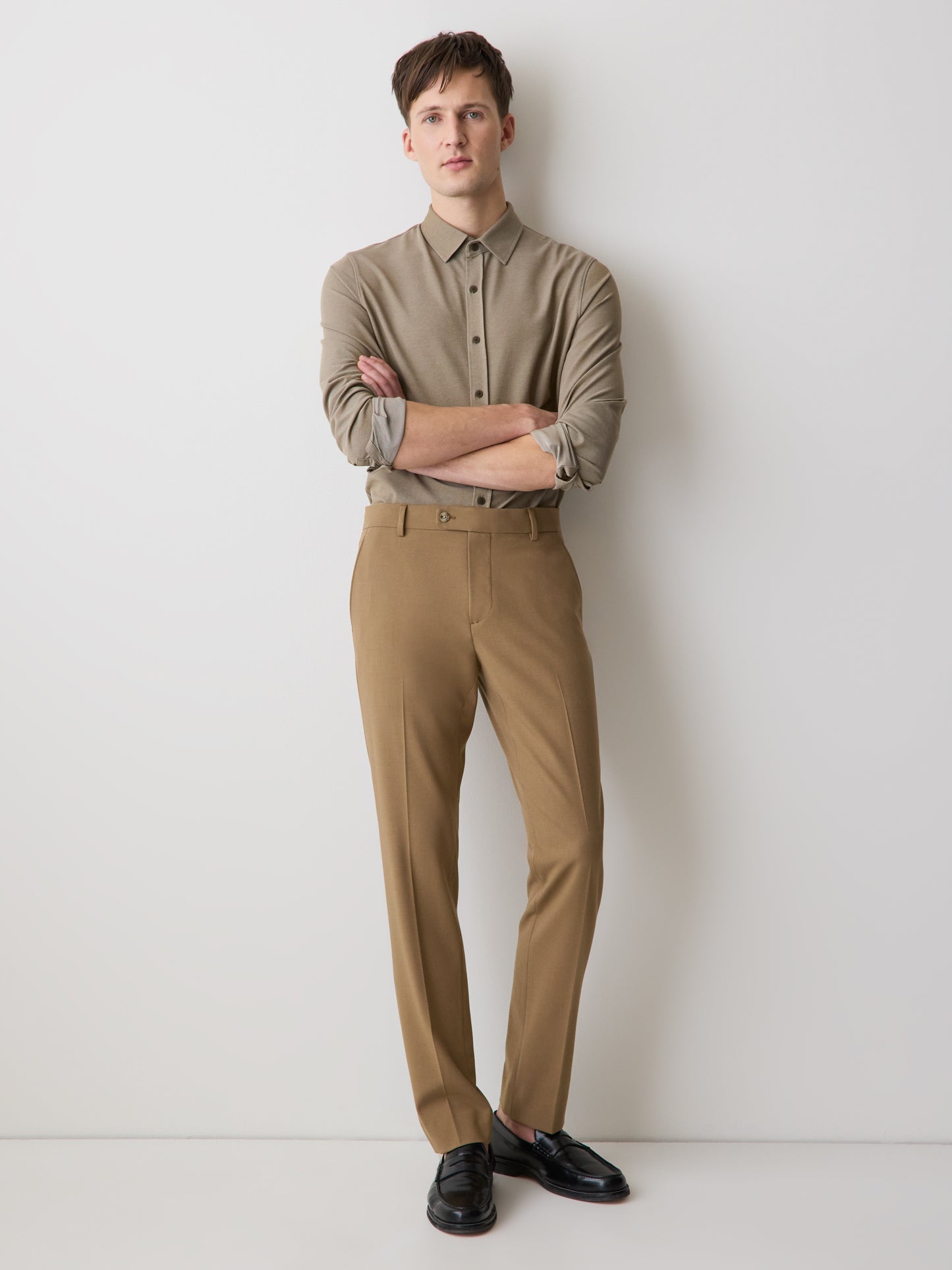 Slim-Fit Essential City Pant