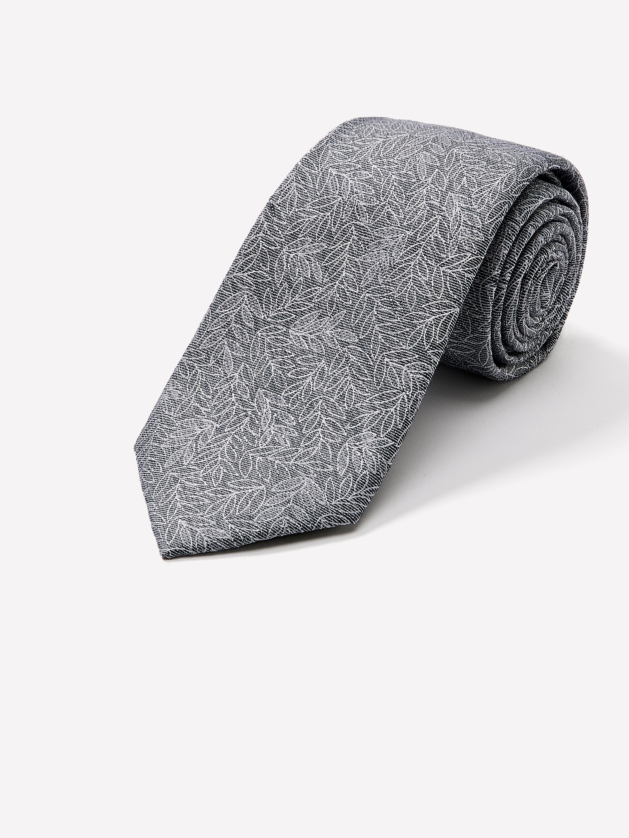 Green Regular Tie with Foliage Pattern