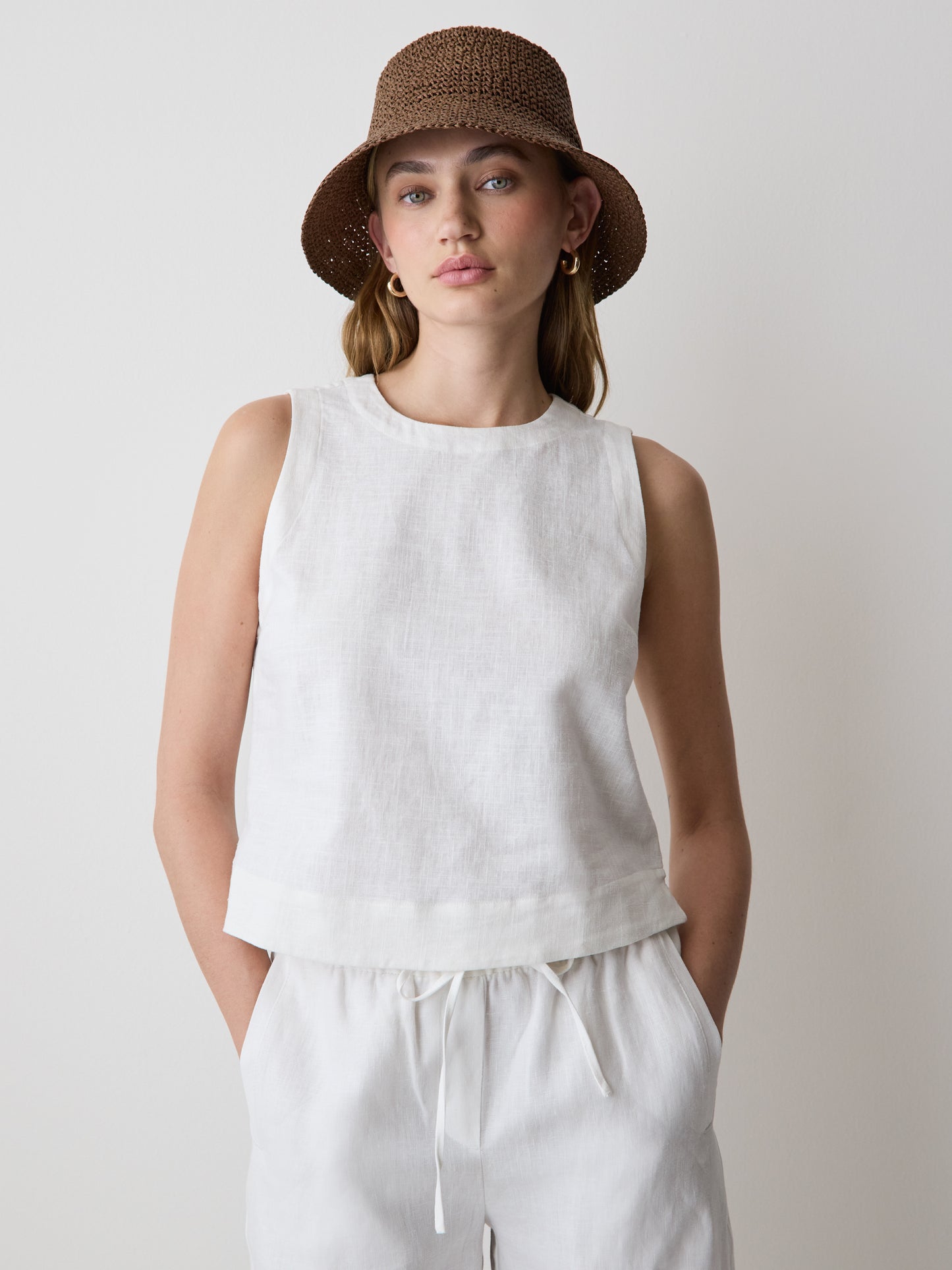 Sleeveless Crew-Neck Linen-Blend Blouse