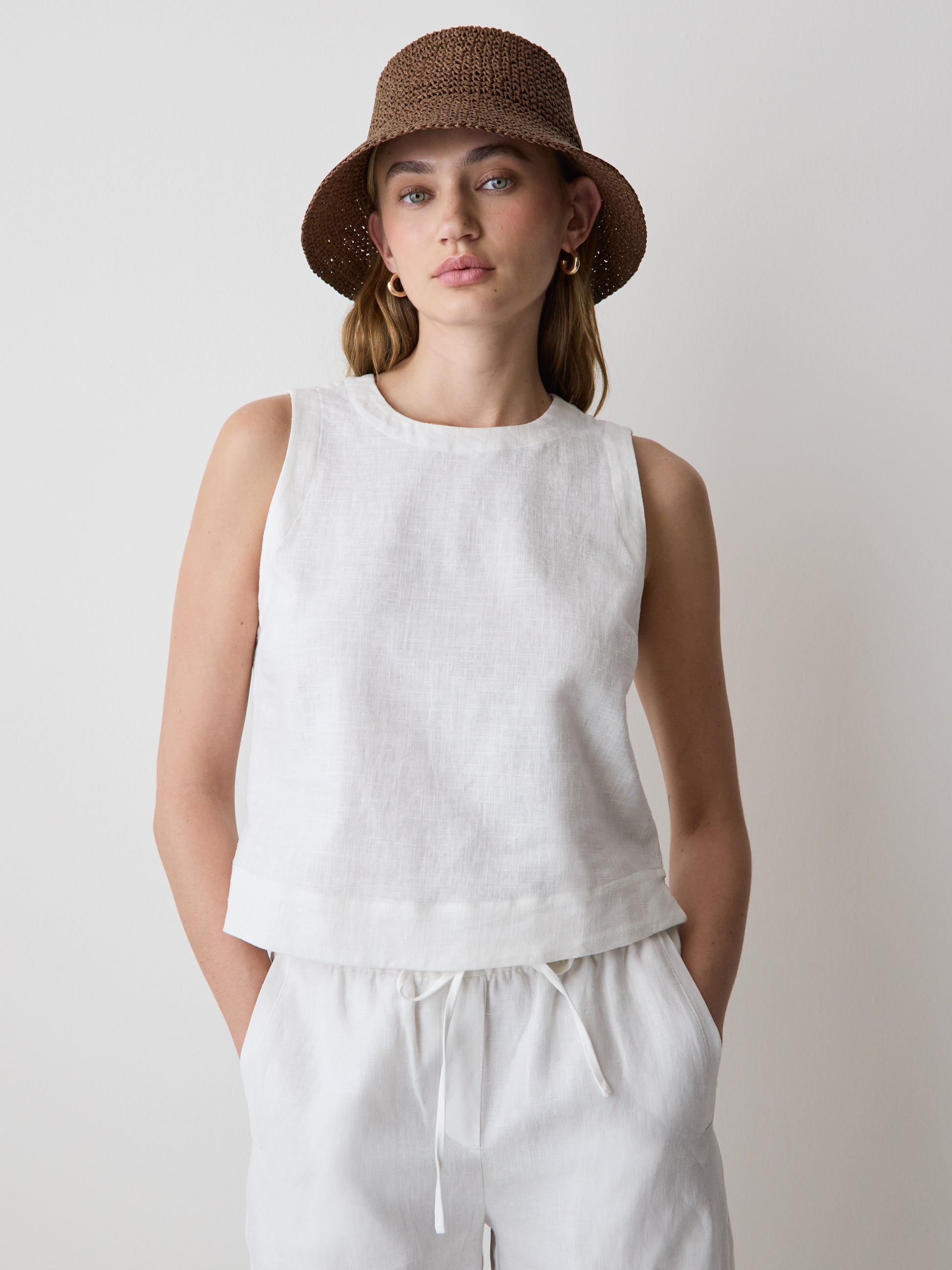 Sleeveless Crew-Neck Linen-Blend Blouse