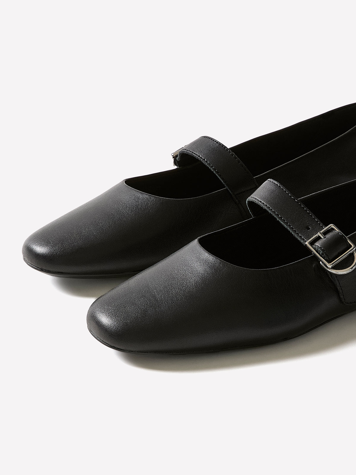 Leather Flat Shoes