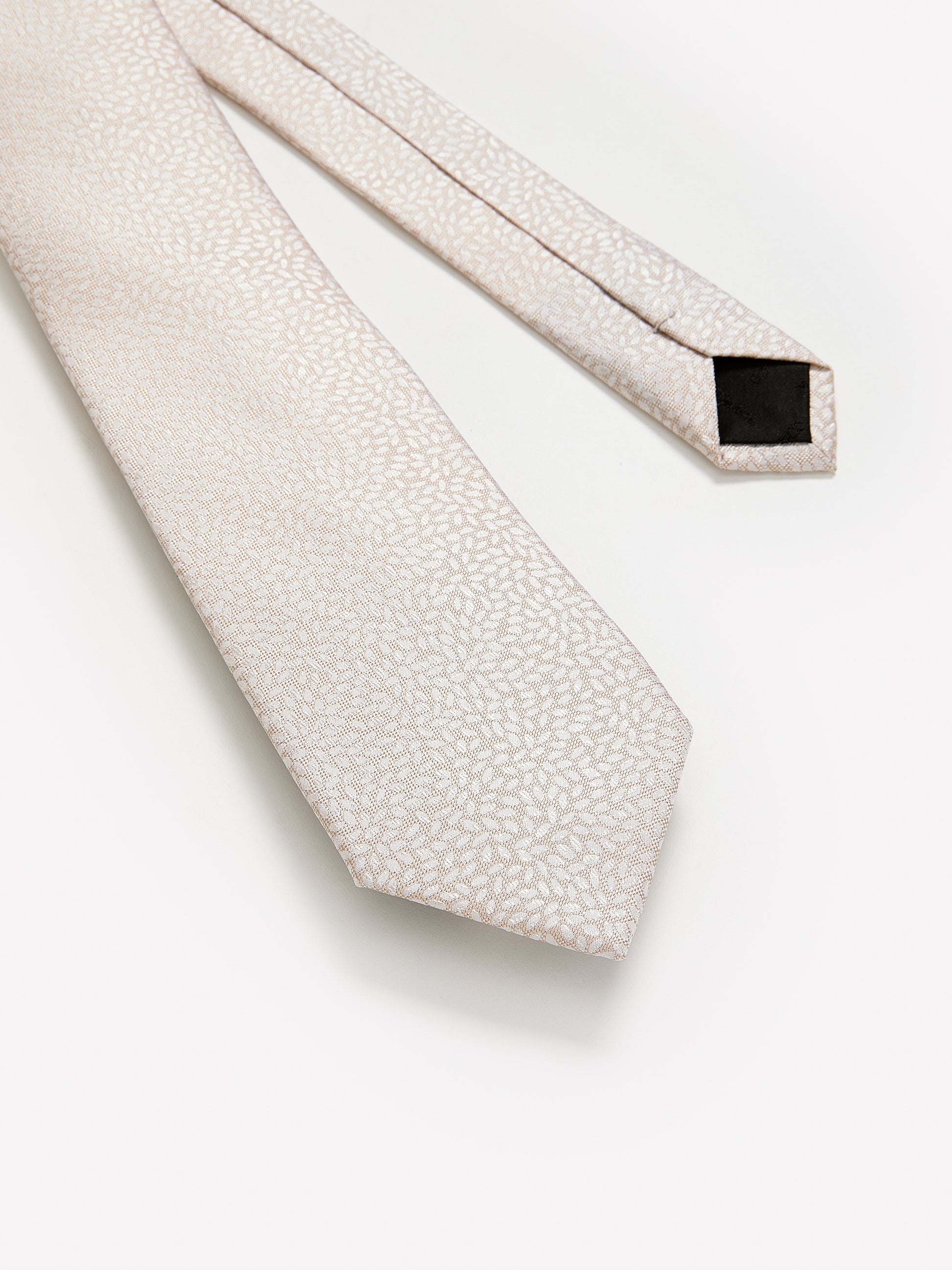 Regular Tie with Micro Petals