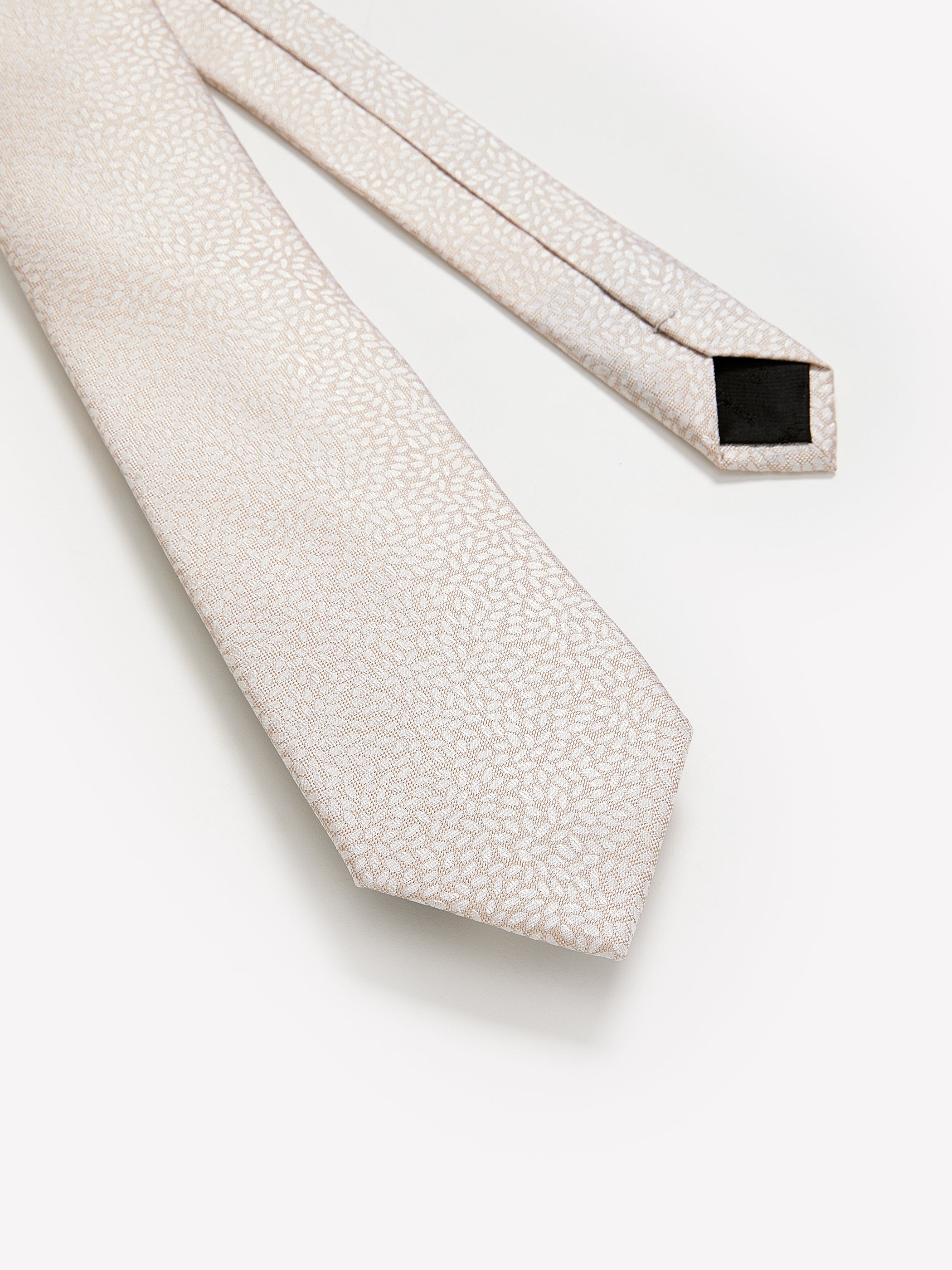 Regular Tie with Micro Petals