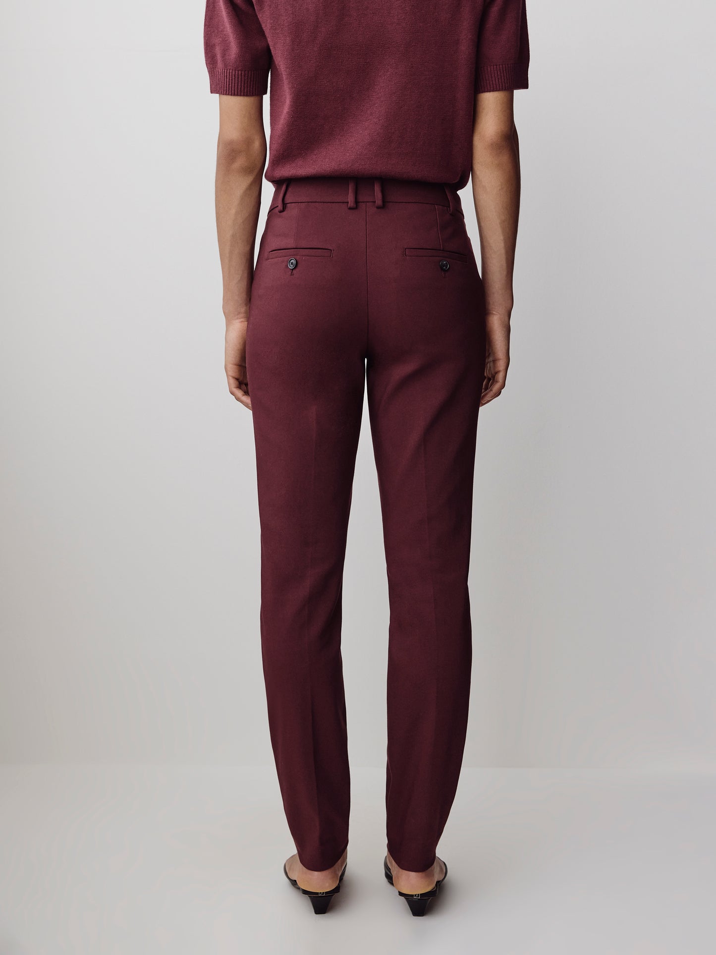 Mid-Rise Slim-Leg Signature 7/8 Pant