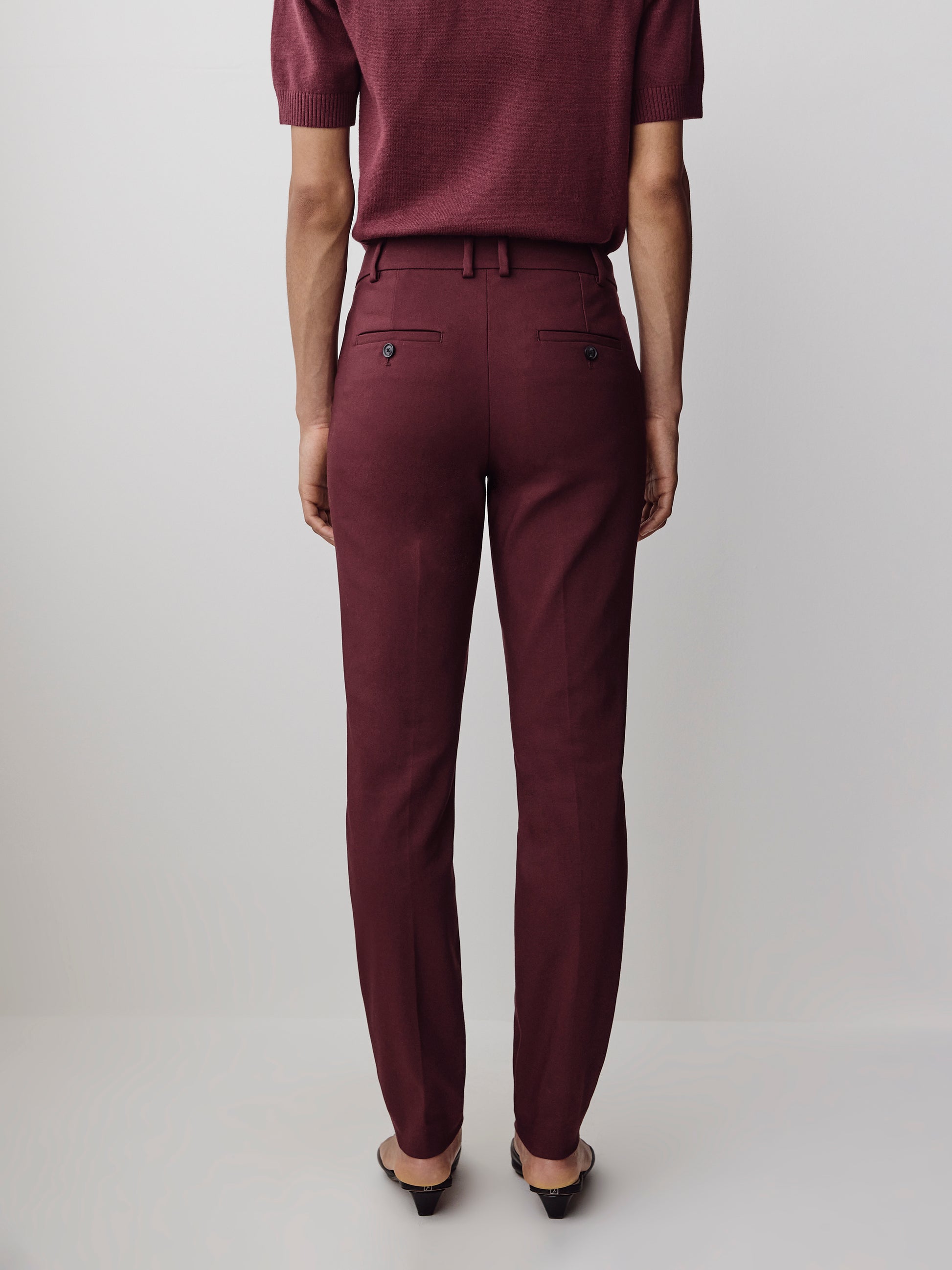 Mid-Rise Slim-Leg Signature 7/8 Pant